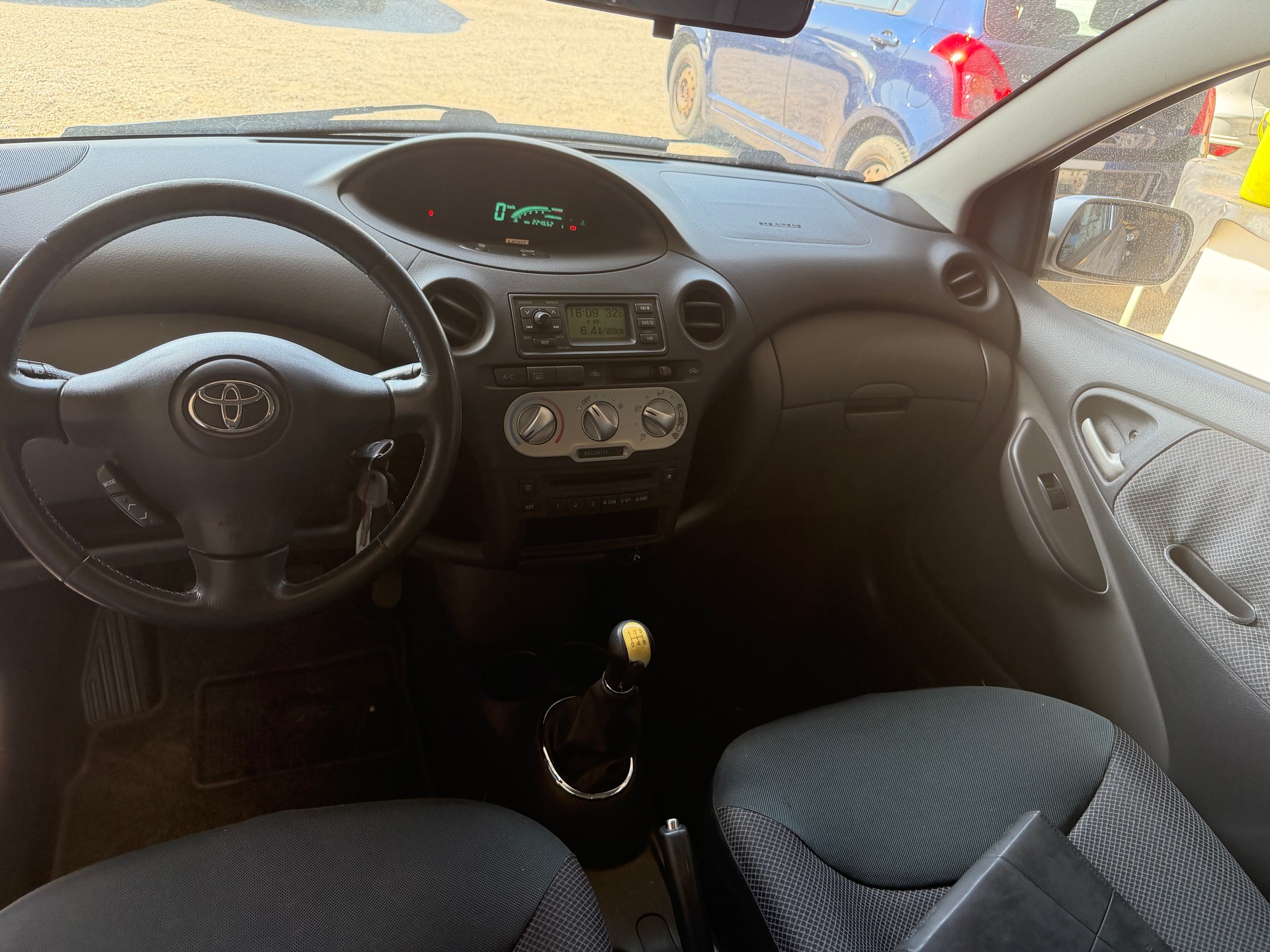 TOYOTA Yaris 1.3 Linea Sol MFK 04.02.2026-image-7