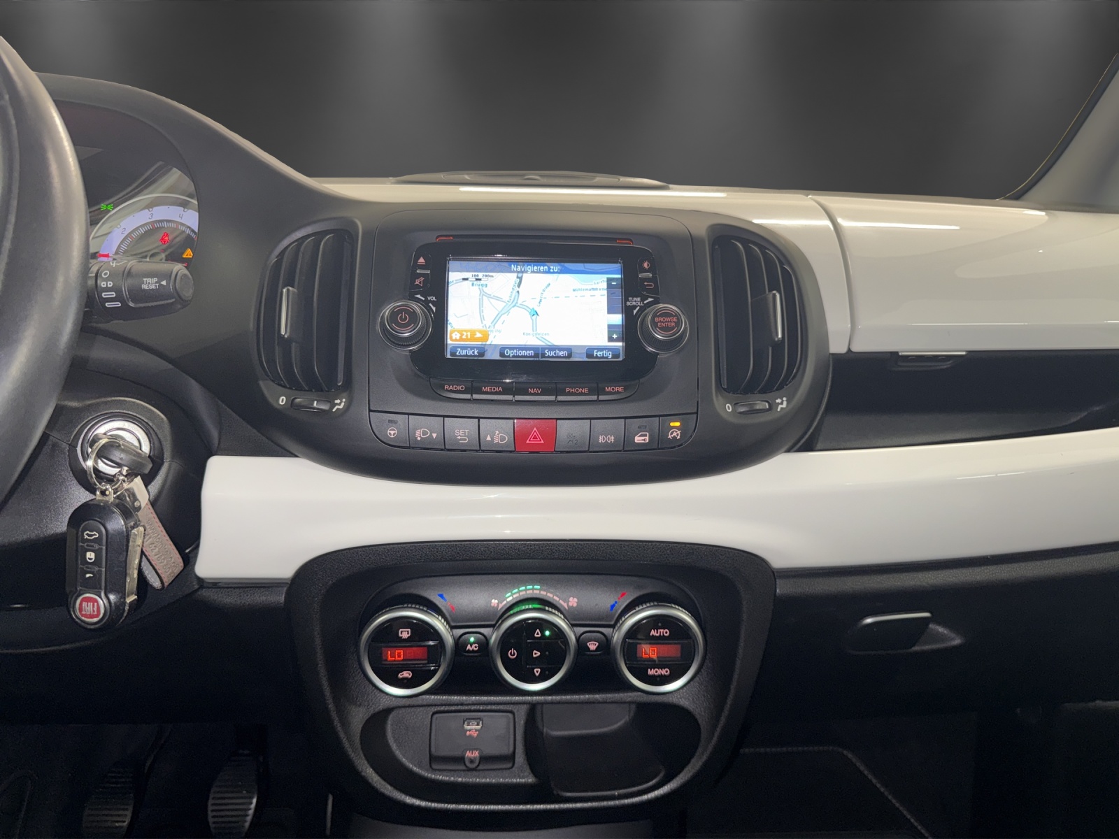 FIAT 500L 1.6 JTD Trekking-image-10