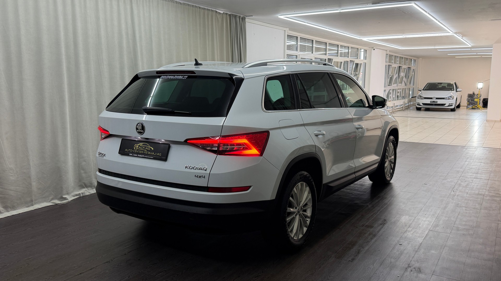 SKODA Kodiaq 2.0 TSI Style DSG 4x4-showroom-element-3