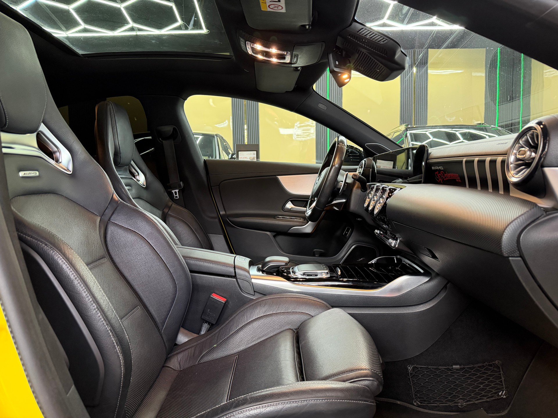 MERCEDES-BENZ CLA 45 S AMG 4Matic+ 8G-DCT-image-11