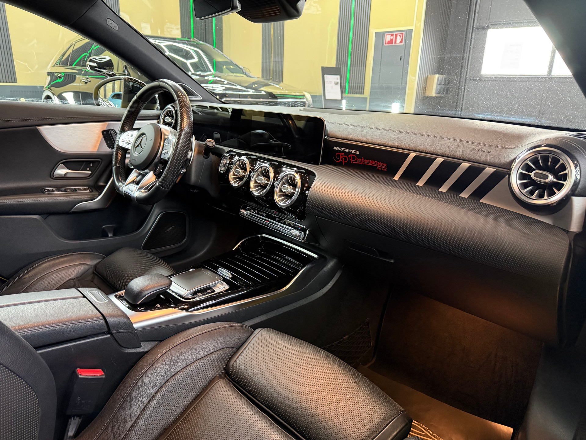 MERCEDES-BENZ CLA 45 S AMG 4Matic+ 8G-DCT-image-10