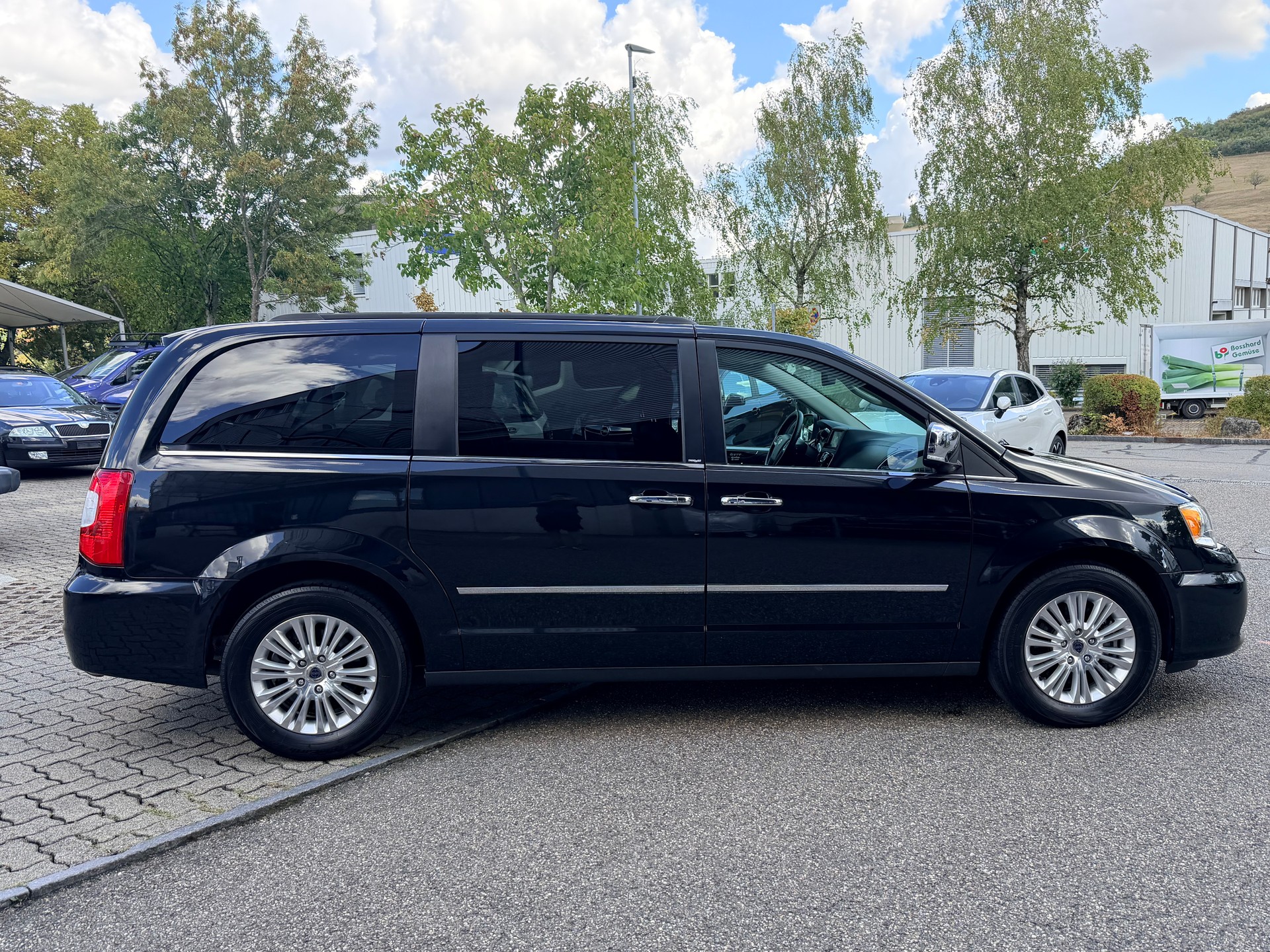 LANCIA Voyager 2.8D Platinum Automatic-showroom-element-1