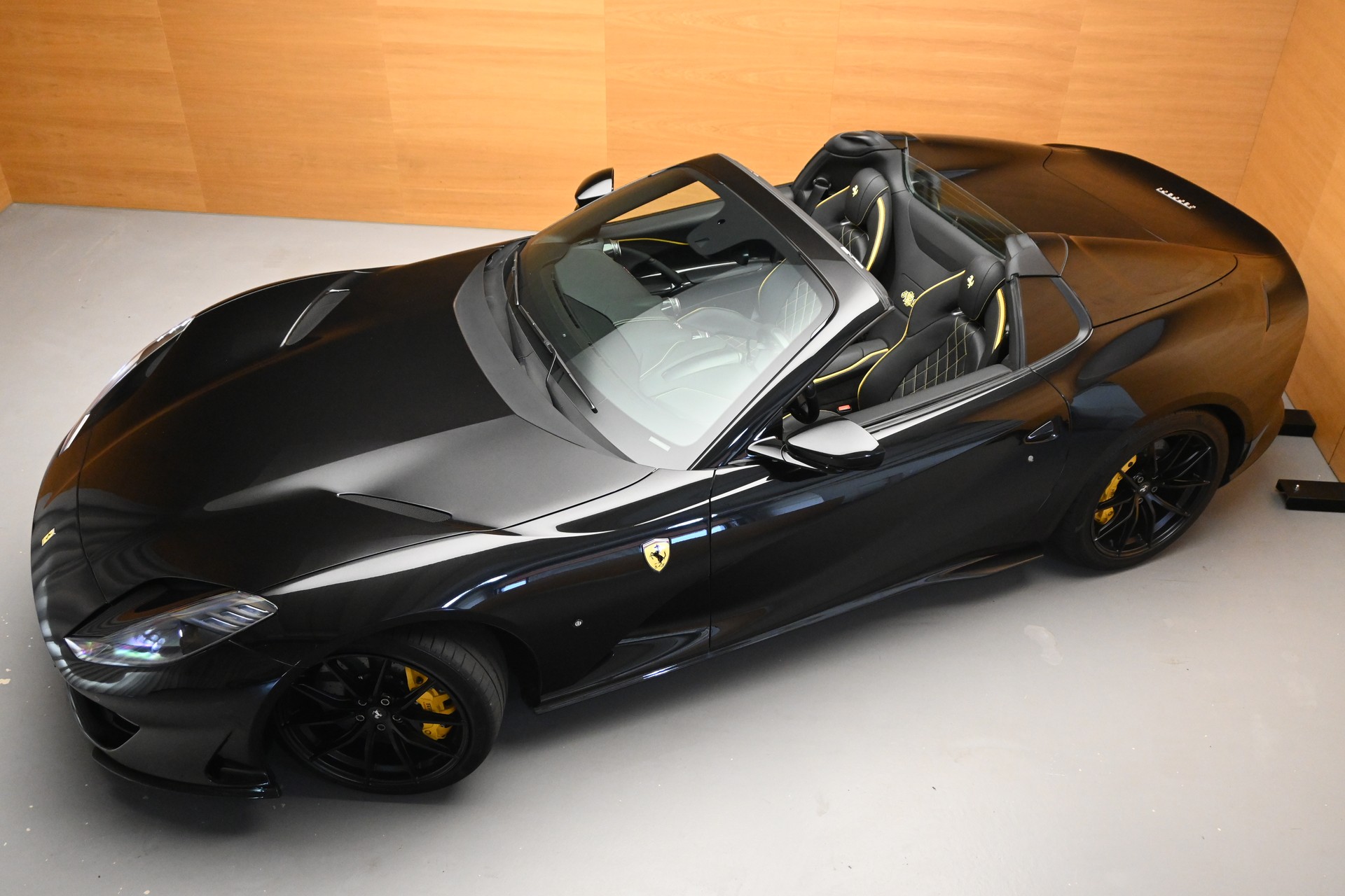 FERRARI 812 GTS 6.5-showroom-element-1