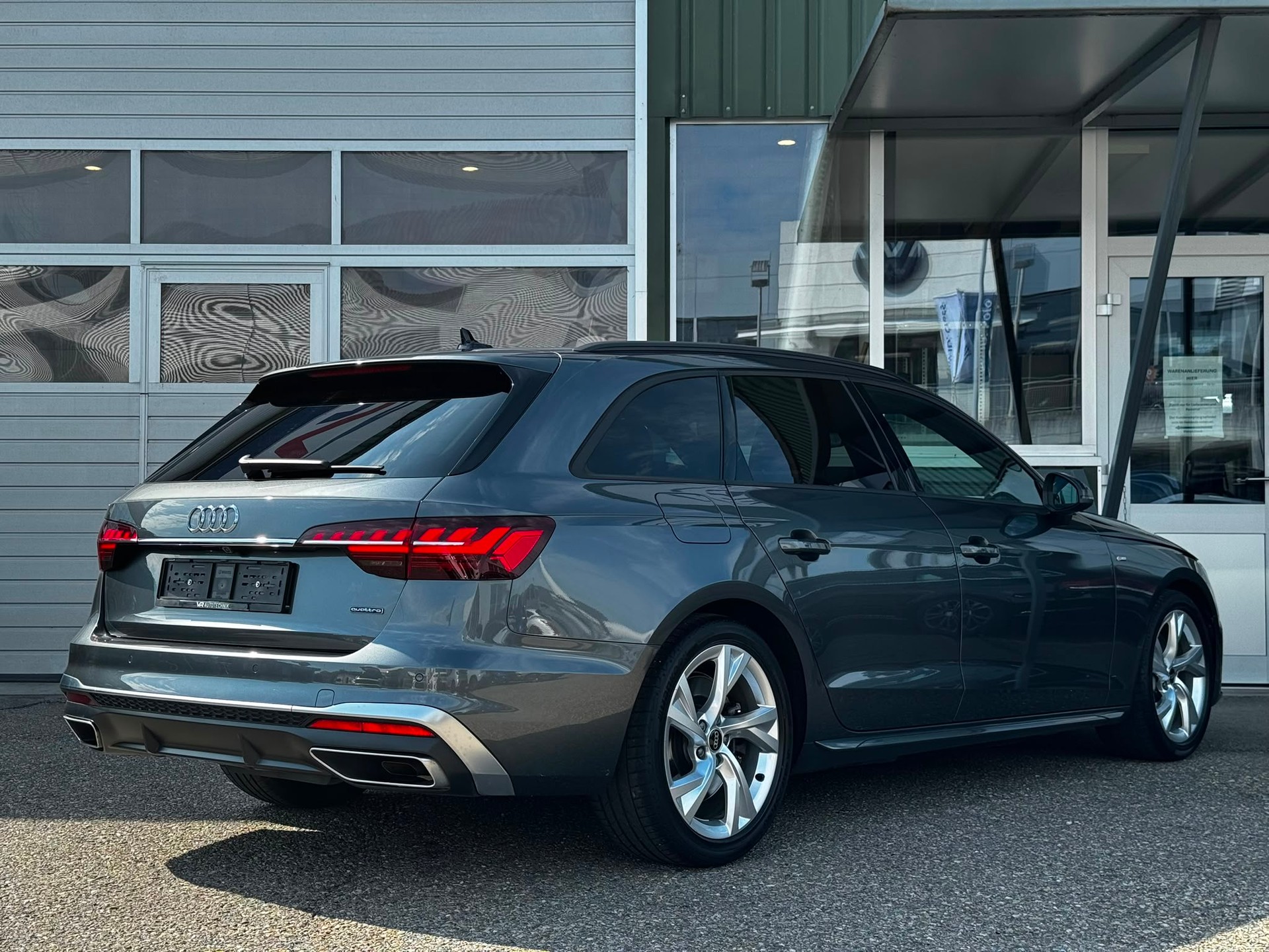 AUDI A4 Avant 45 TFSI S line S-tronic quattro-showroom-element-3