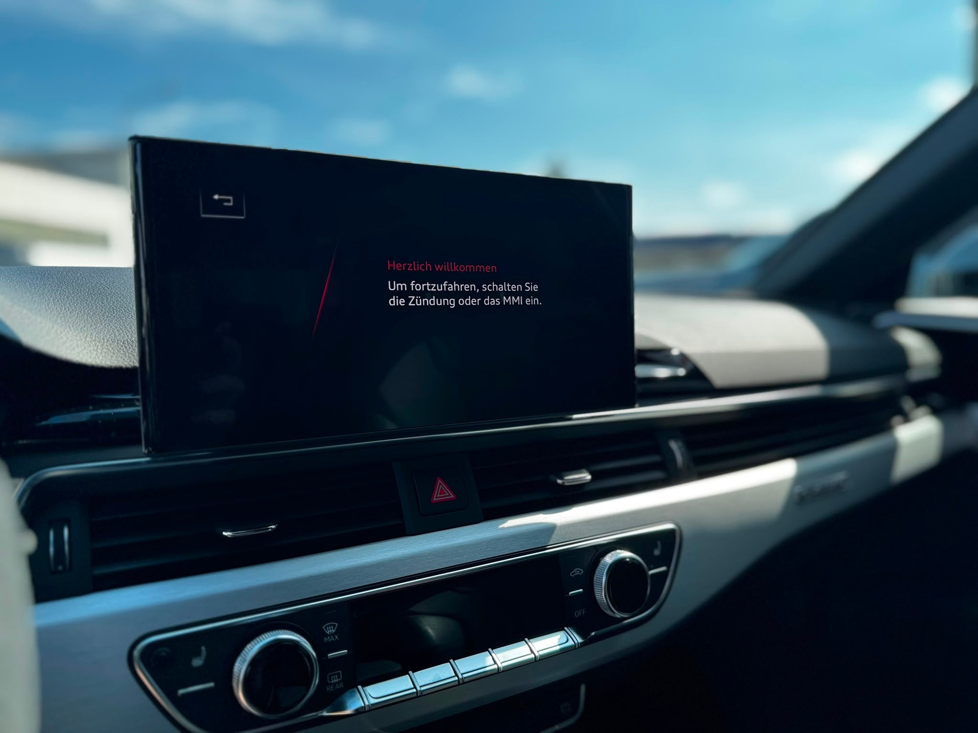 AUDI A4 Avant 45 TFSI S line S-tronic quattro-image-18
