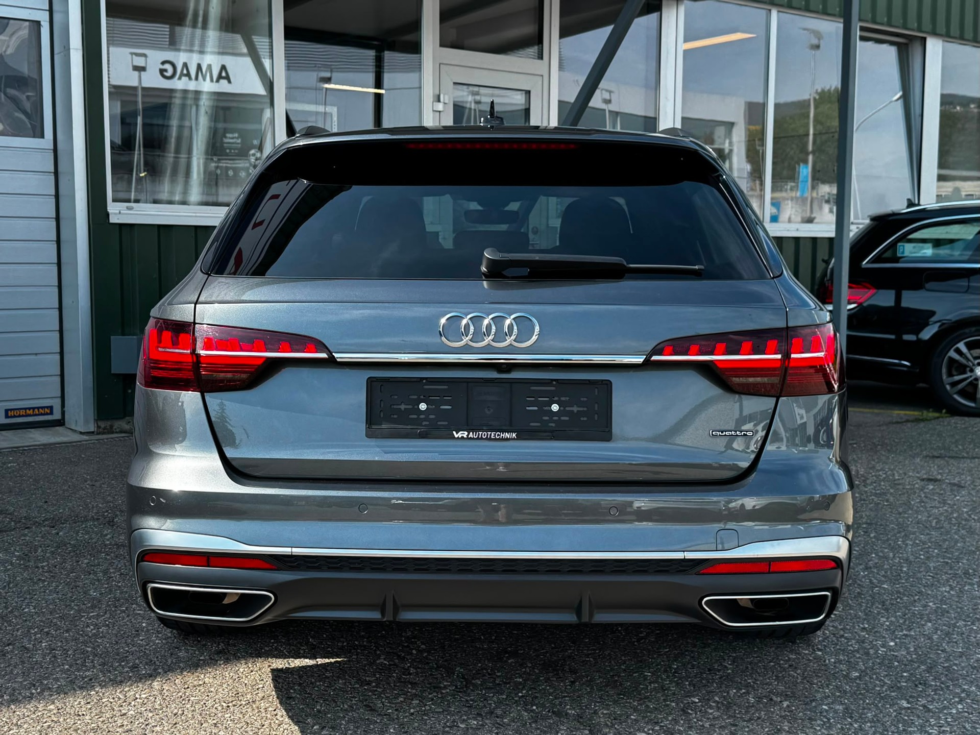 AUDI A4 Avant 45 TFSI S line S-tronic quattro-image-10