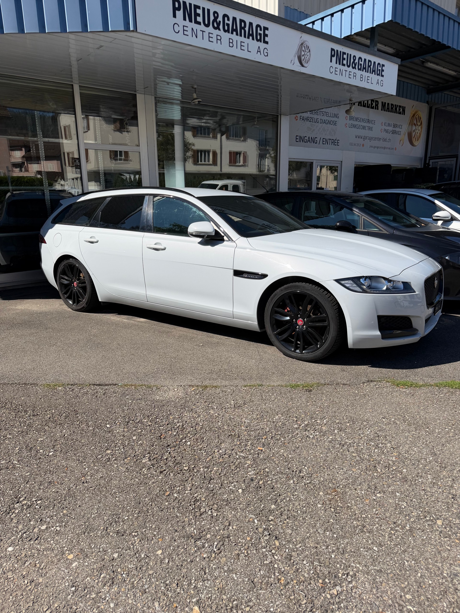 JAGUAR XF