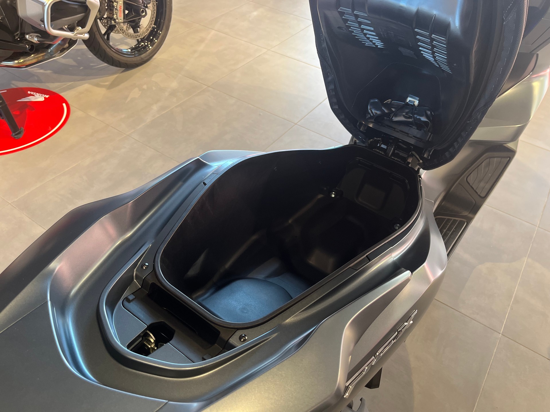 HONDA PCX 125 DX TFT. connectivity-image-11