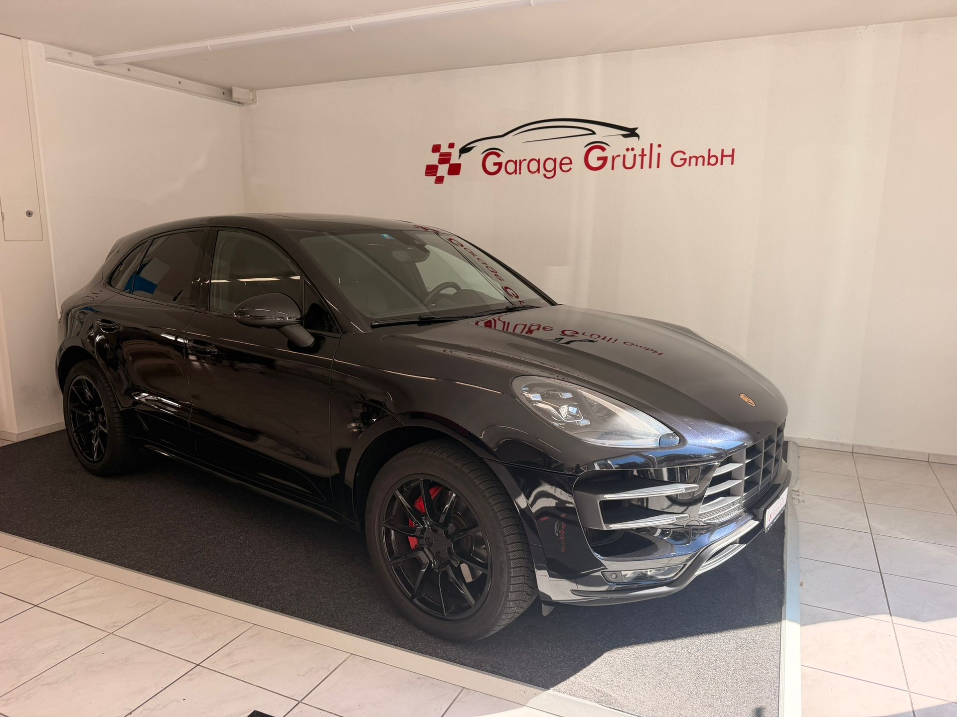 PORSCHE Macan 3.6 V6 Turbo-showroom-element-1