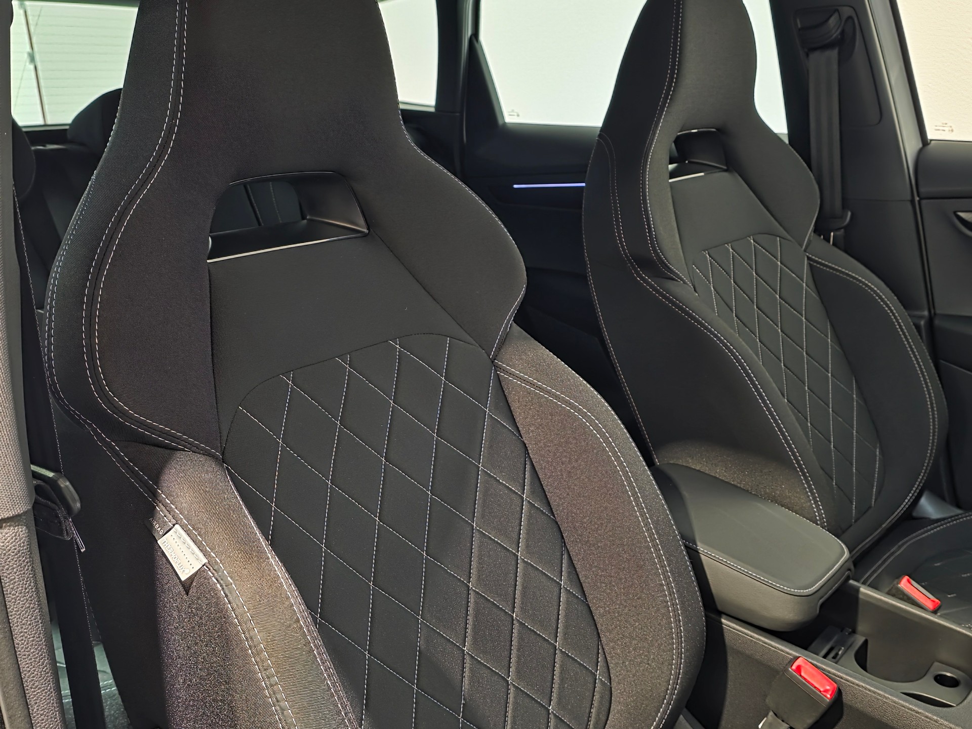SKODA Karoq 1.5 TSI SportLine DSG-image-16