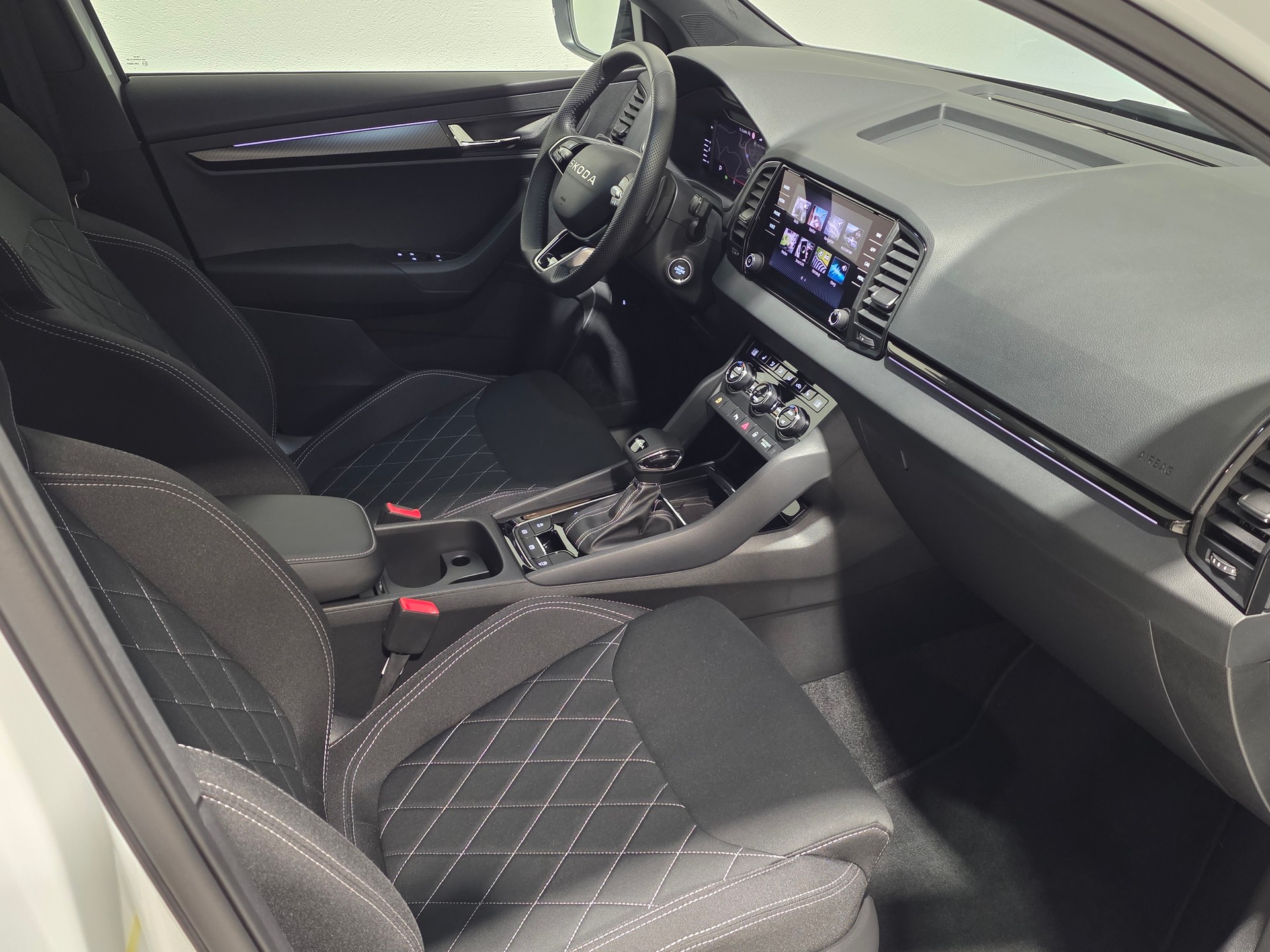 SKODA Karoq 1.5 TSI SportLine DSG-image-18