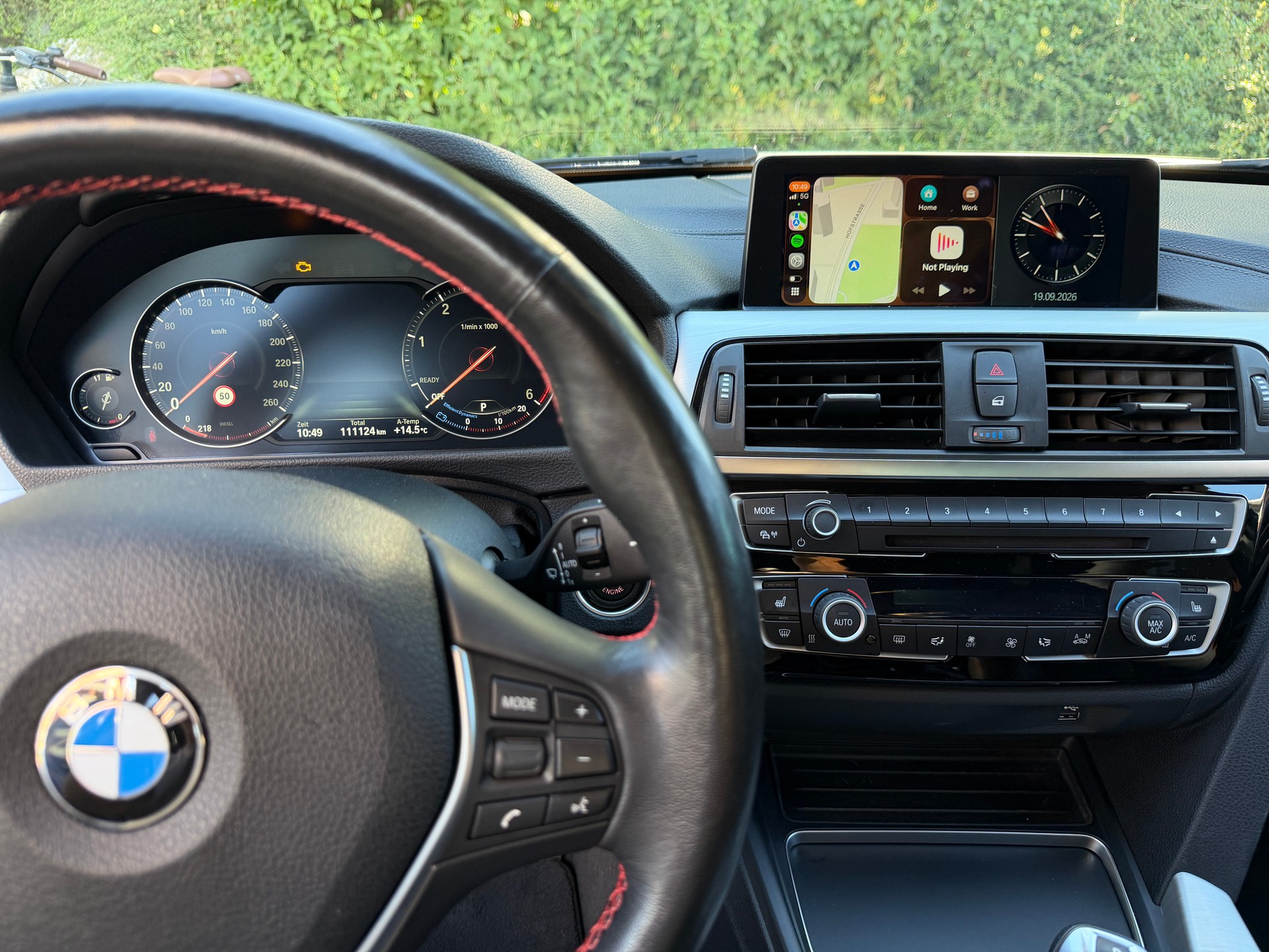 BMW 320d xDrive Sport Line-image-6