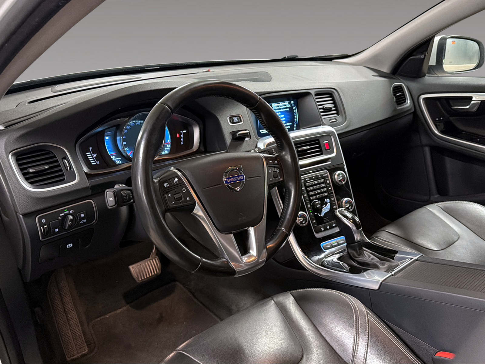 VOLVO V60 D6 AWD Plug-in Hybrid Summum Geartronic-image-7