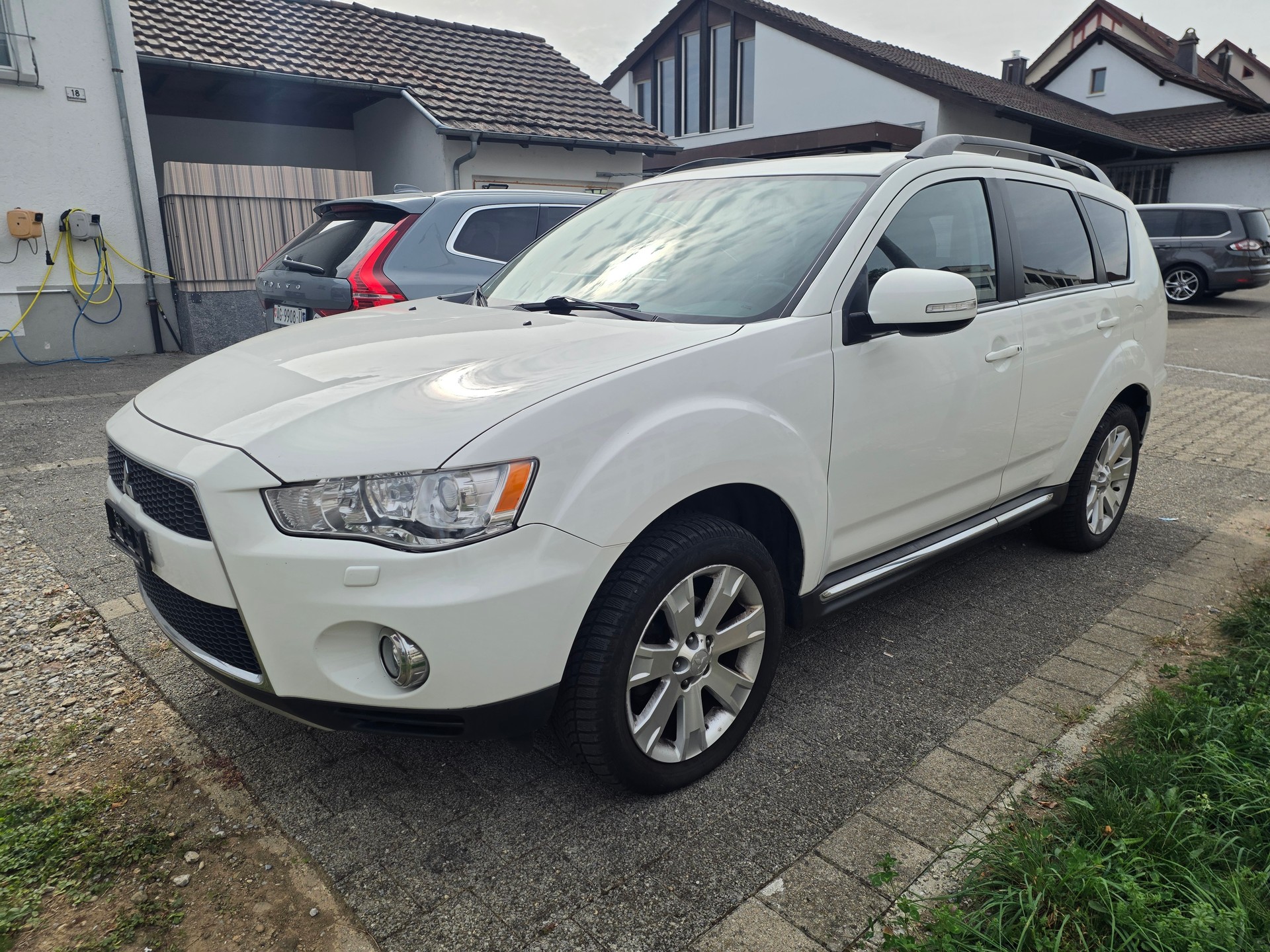 MITSUBISHI Outlander 2.2 DID Navigator 4WD TC-SST