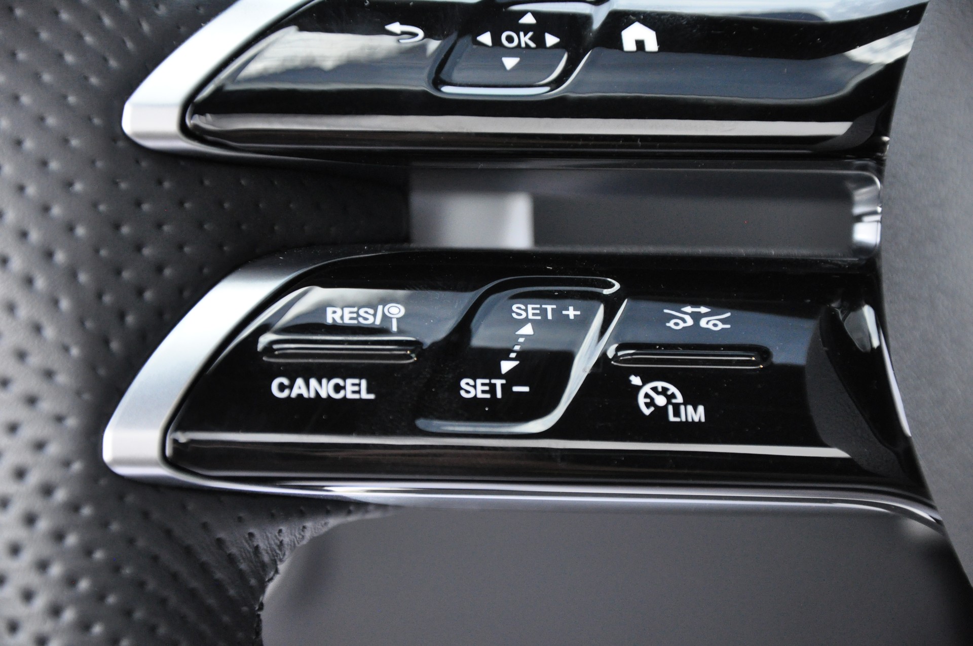 MERCEDES-BENZ CLE 450 Coupé 4Matic 9G-Tronic AMG-image-22