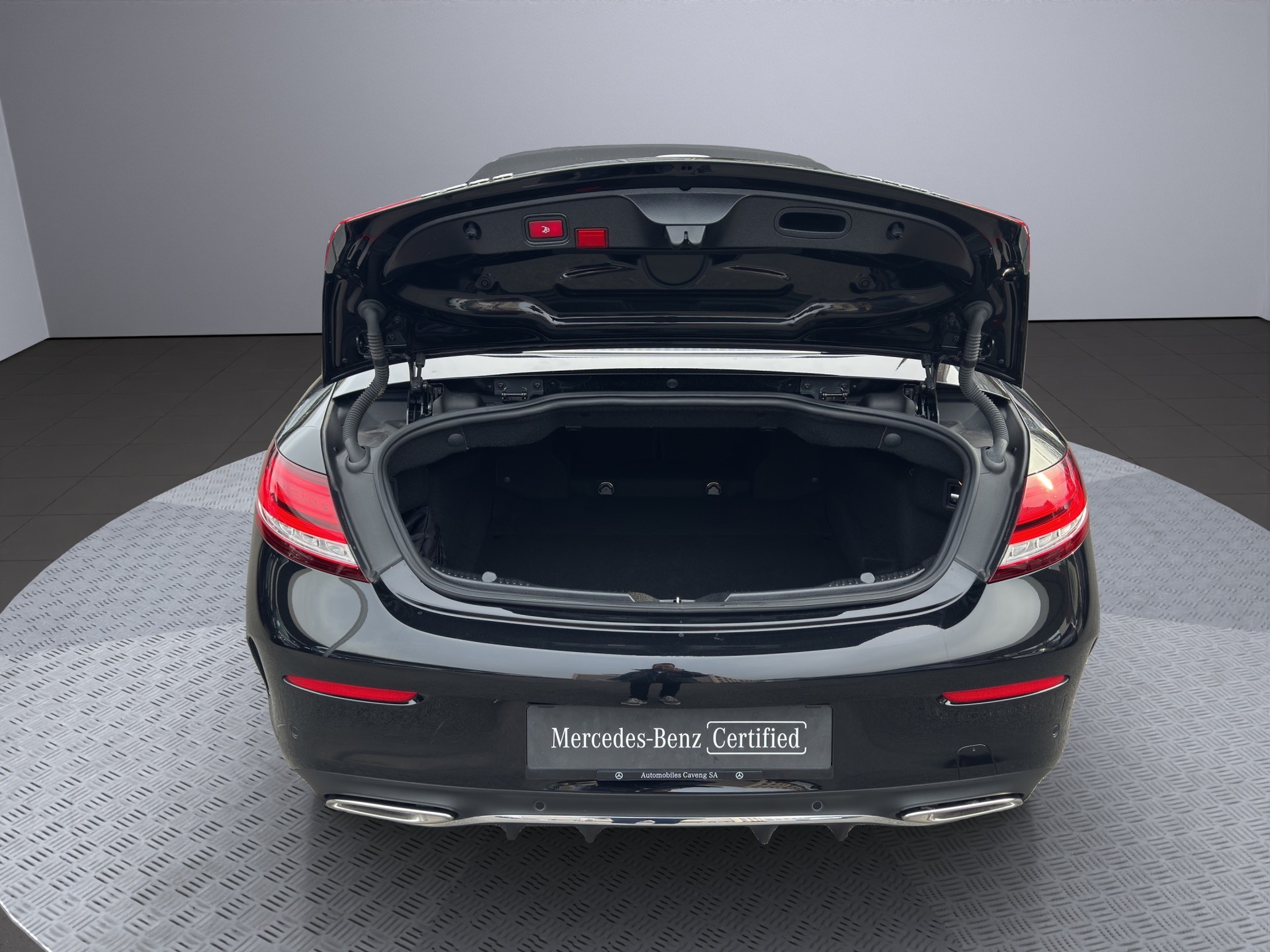 MERCEDES-BENZ C 200 AMG Line Cabriolet 4Matic 9G-Tronic-image-17
