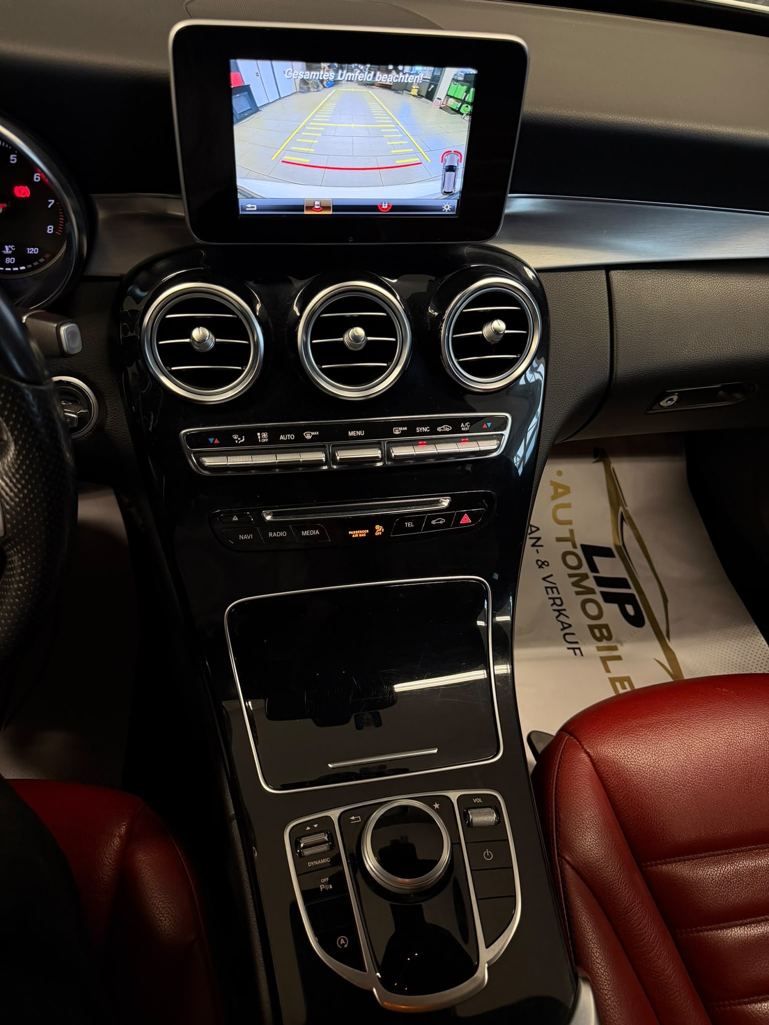 MERCEDES-BENZ C 300 AMG Line 9G-Tronic-image-12