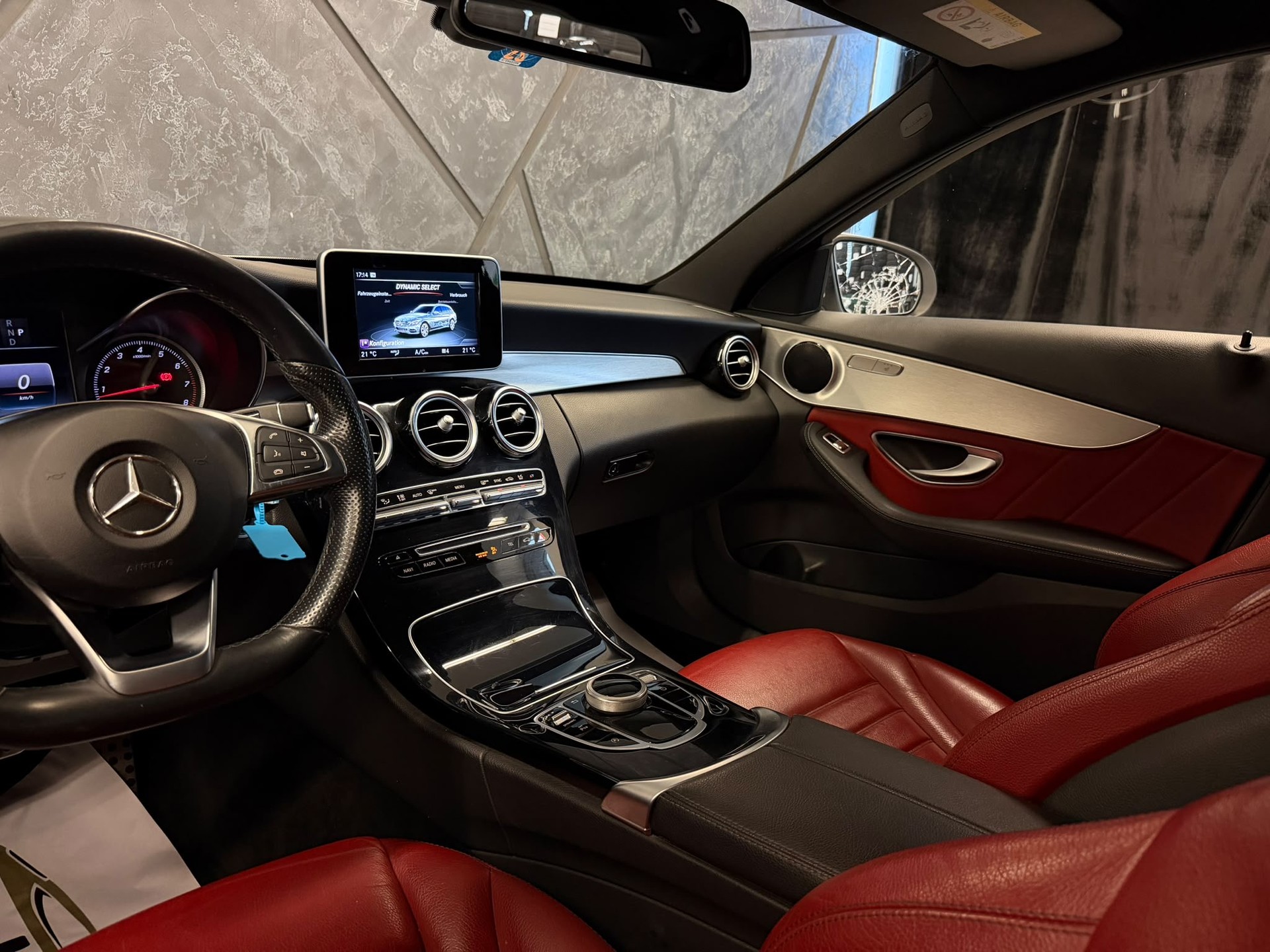 MERCEDES-BENZ C 300 AMG Line 9G-Tronic-image-9