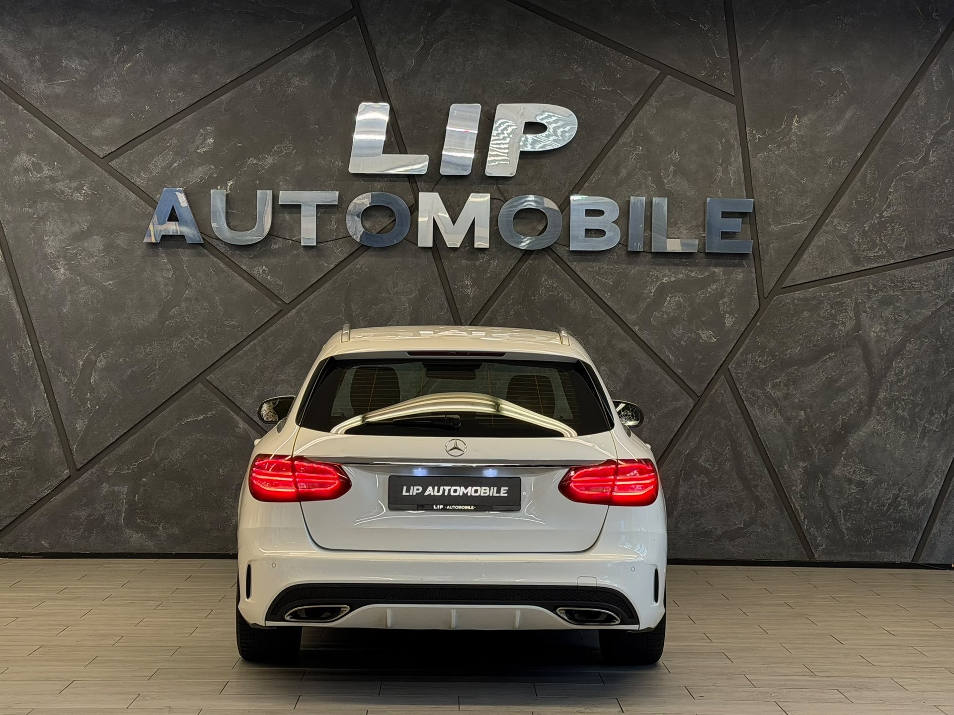 MERCEDES-BENZ C 300 AMG Line 9G-Tronic-image-6
