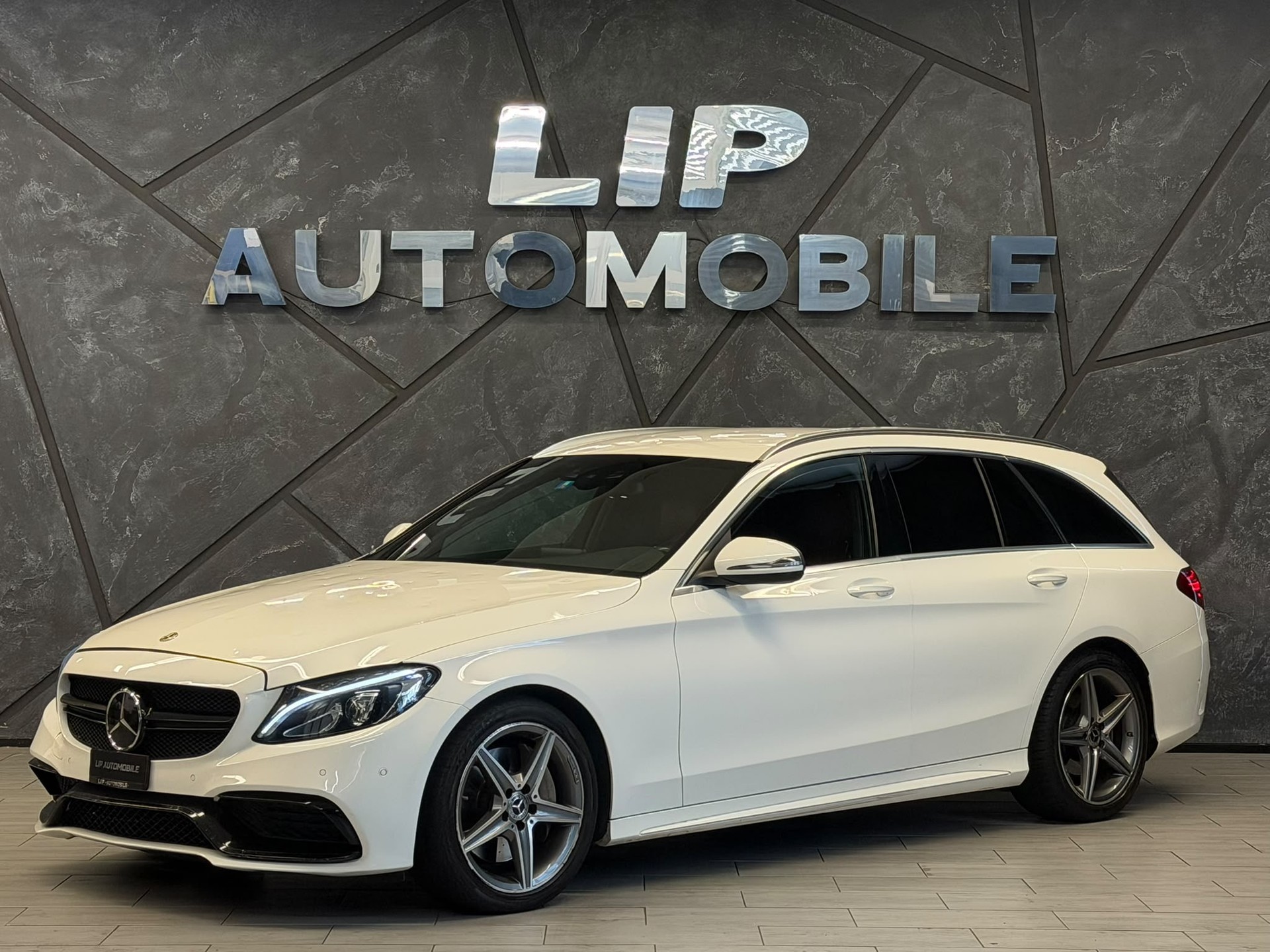 MERCEDES-BENZ C 300 AMG Line 9G-Tronic