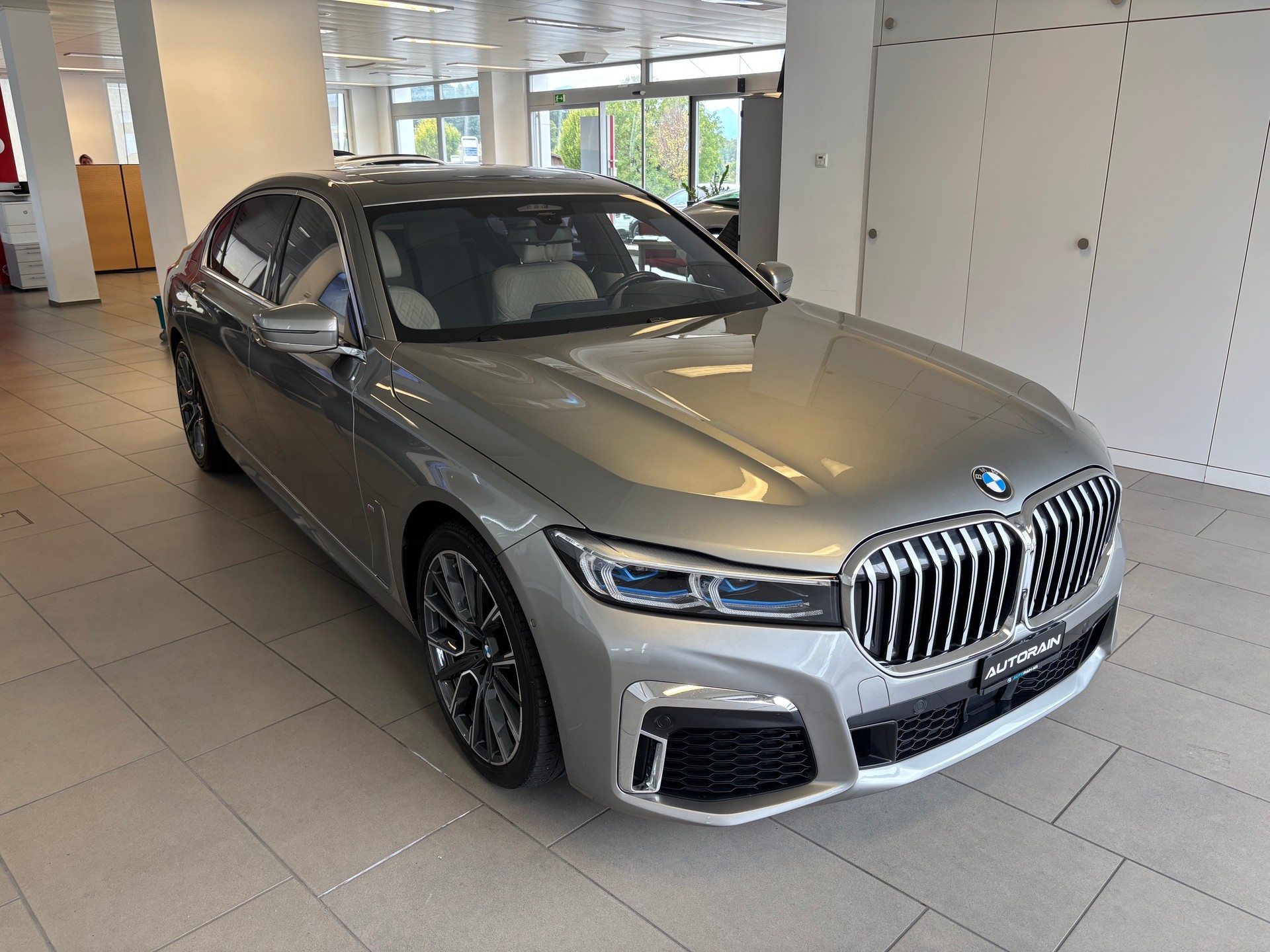 BMW 730Ld xDrive 48V M Sport Steptronic-showroom-element-1