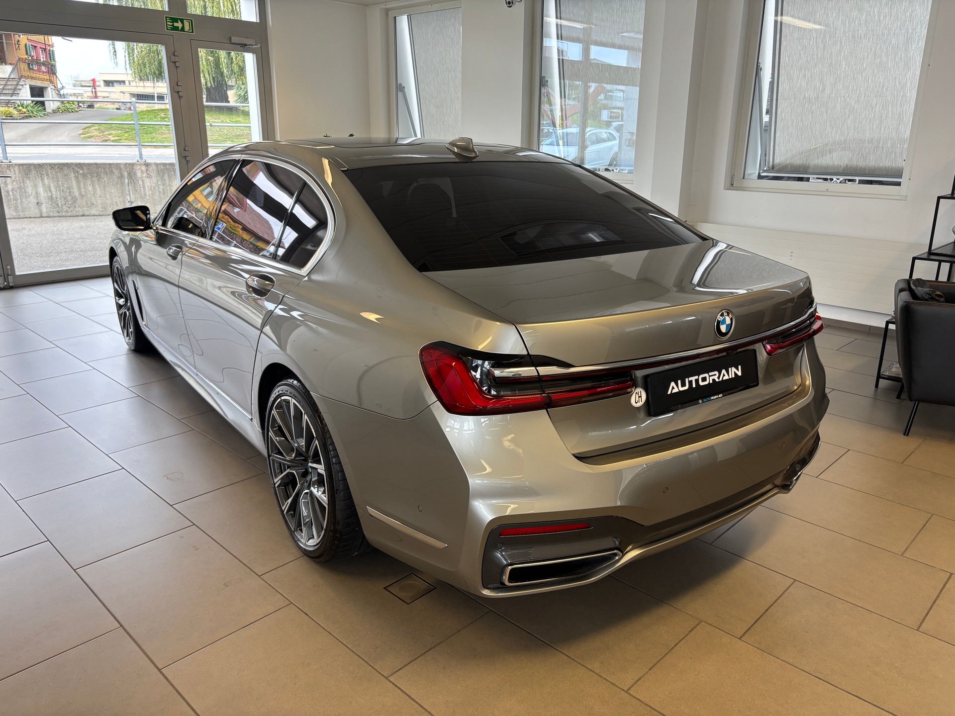 BMW 730Ld xDrive 48V M Sport Steptronic-showroom-element-3
