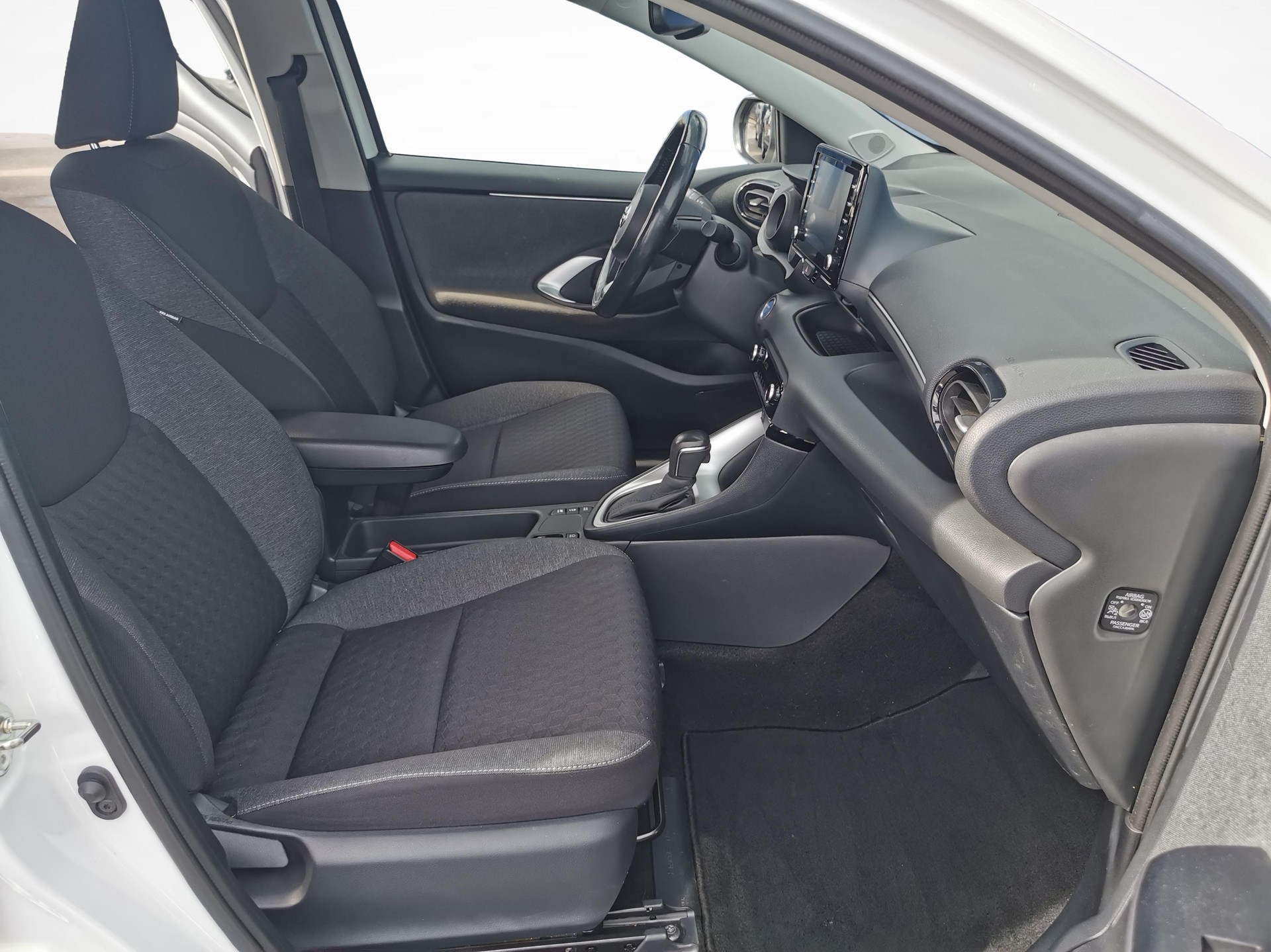 TOYOTA Yaris 1.5 VVT-i HSD Trend-image-10