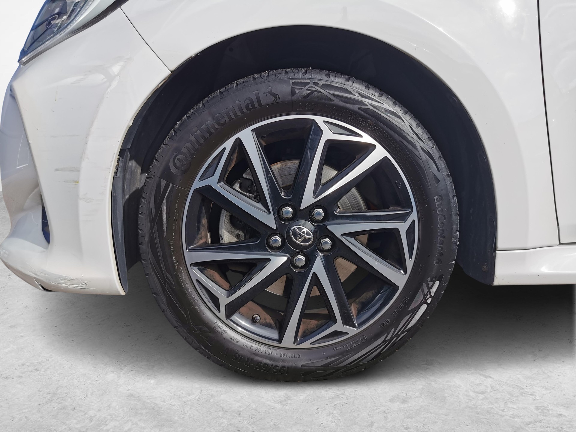 TOYOTA Yaris 1.5 VVT-i HSD Trend-image-9