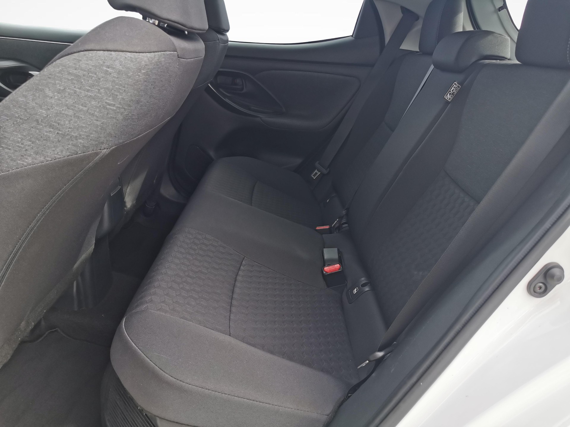 TOYOTA Yaris 1.5 VVT-i HSD Trend-image-6