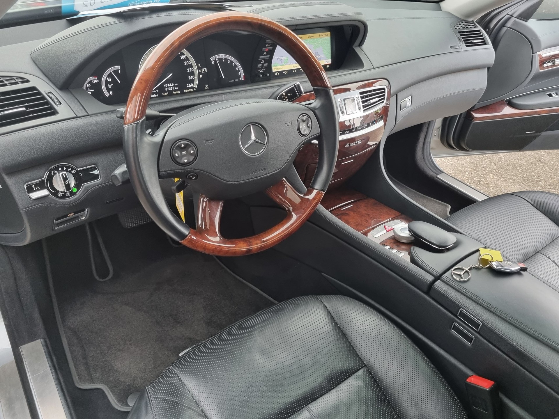MERCEDES-BENZ CL 550 4Matic 7G-Tronic-image-14