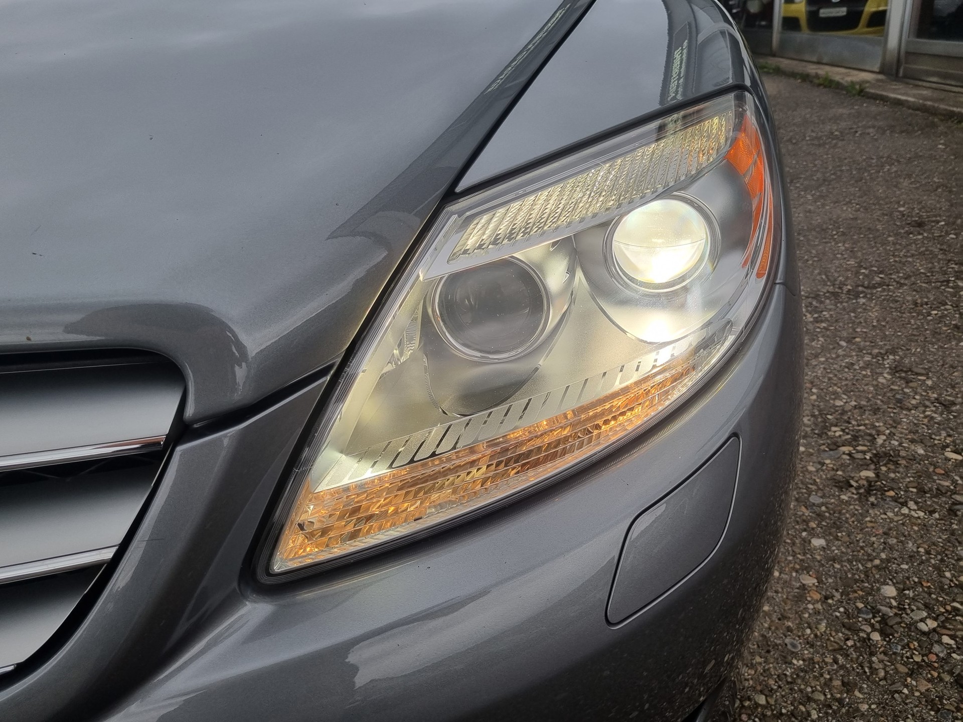 MERCEDES-BENZ CL 550 4Matic 7G-Tronic-image-23