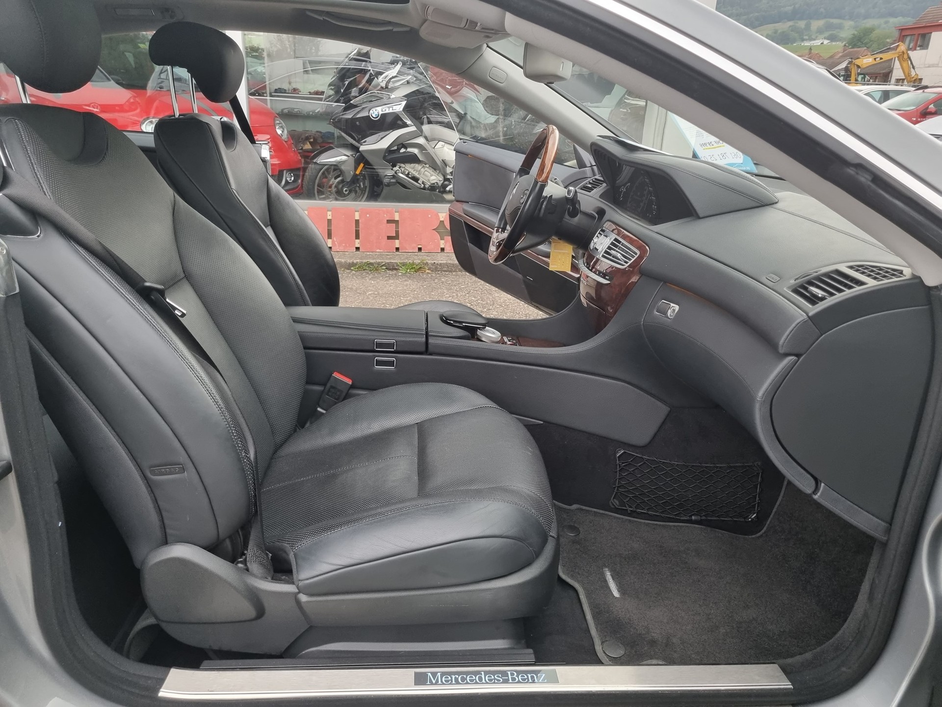 MERCEDES-BENZ CL 550 4Matic 7G-Tronic-image-8