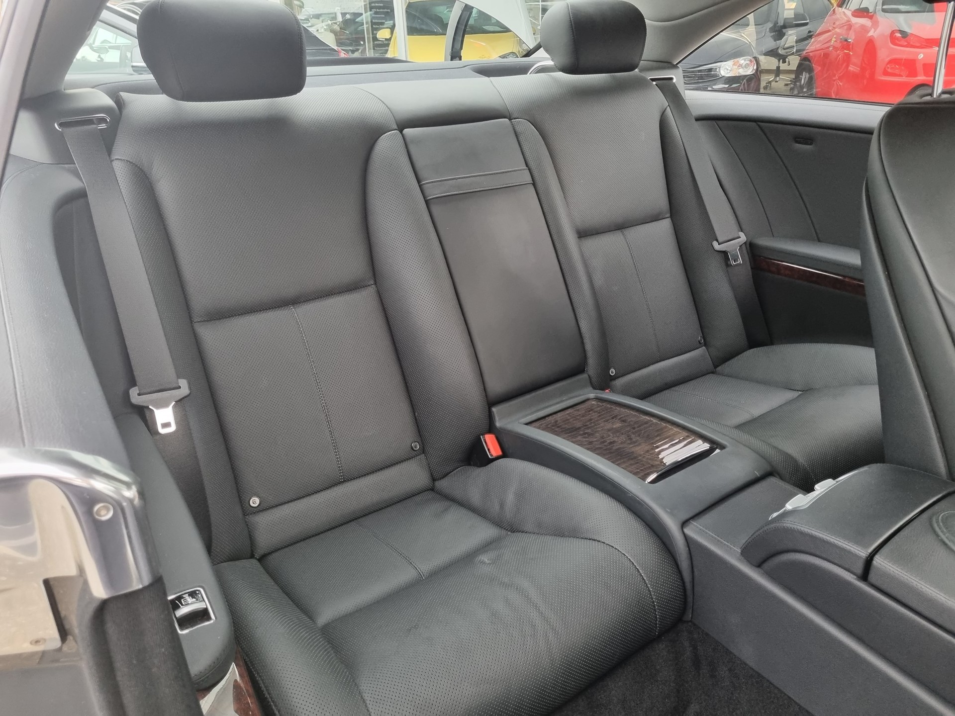 MERCEDES-BENZ CL 550 4Matic 7G-Tronic-image-9