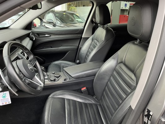 ALFA ROMEO Stelvio 2.2JTDM Execu. Q4-image-7