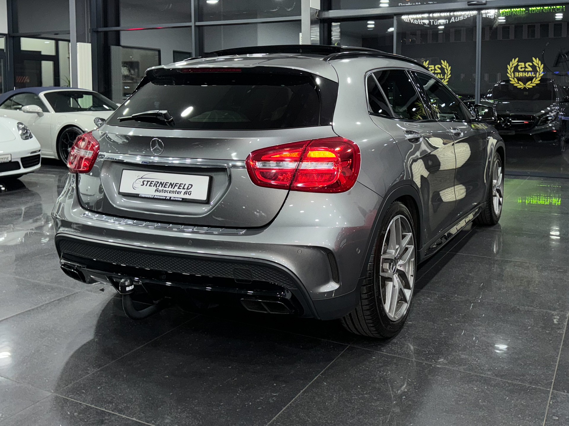 MERCEDES-BENZ GLA 45 AMG 4Matic 7G-DCT-image-4