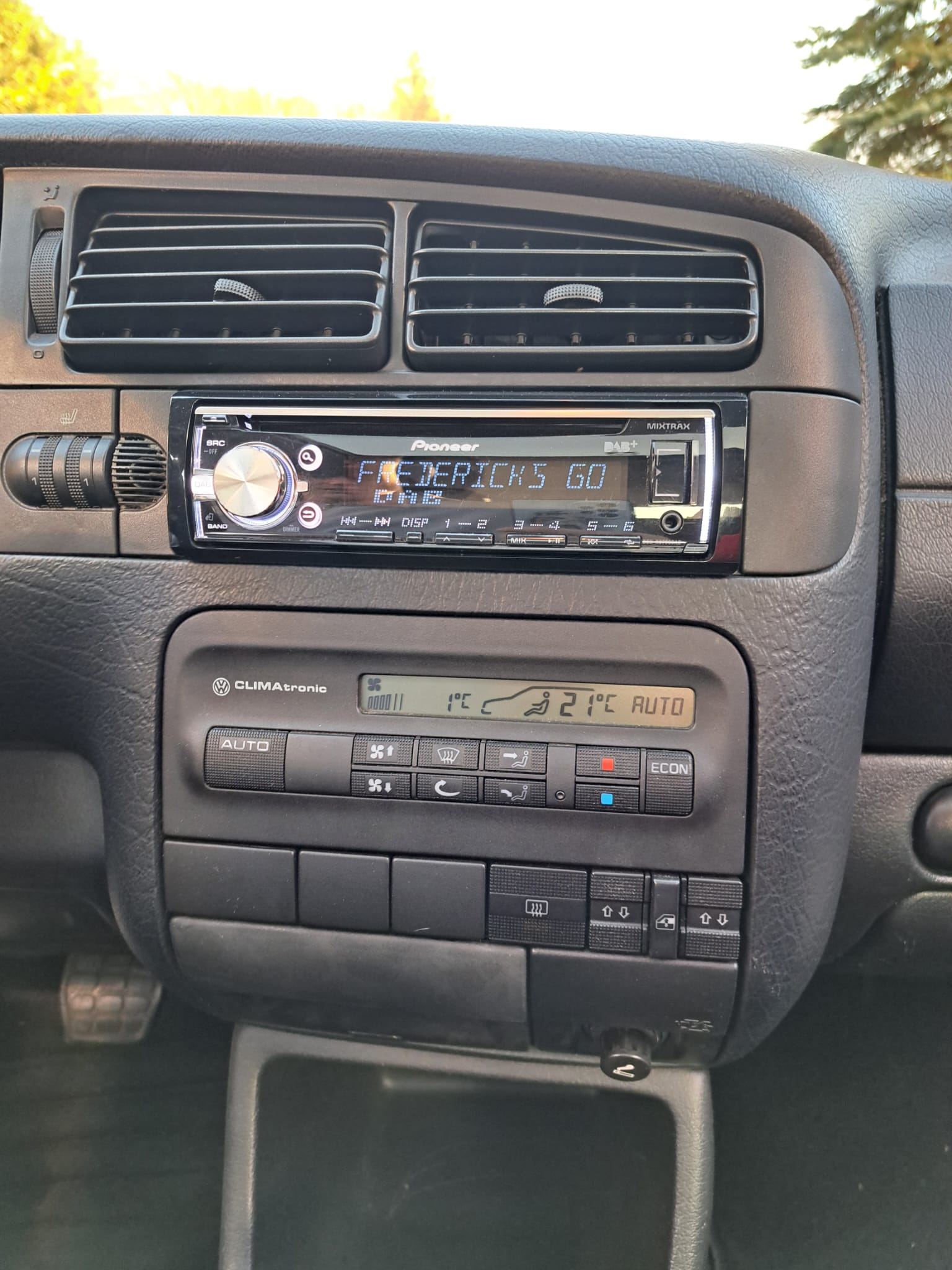 VW Golf 2800 VR6 Edition-image-10
