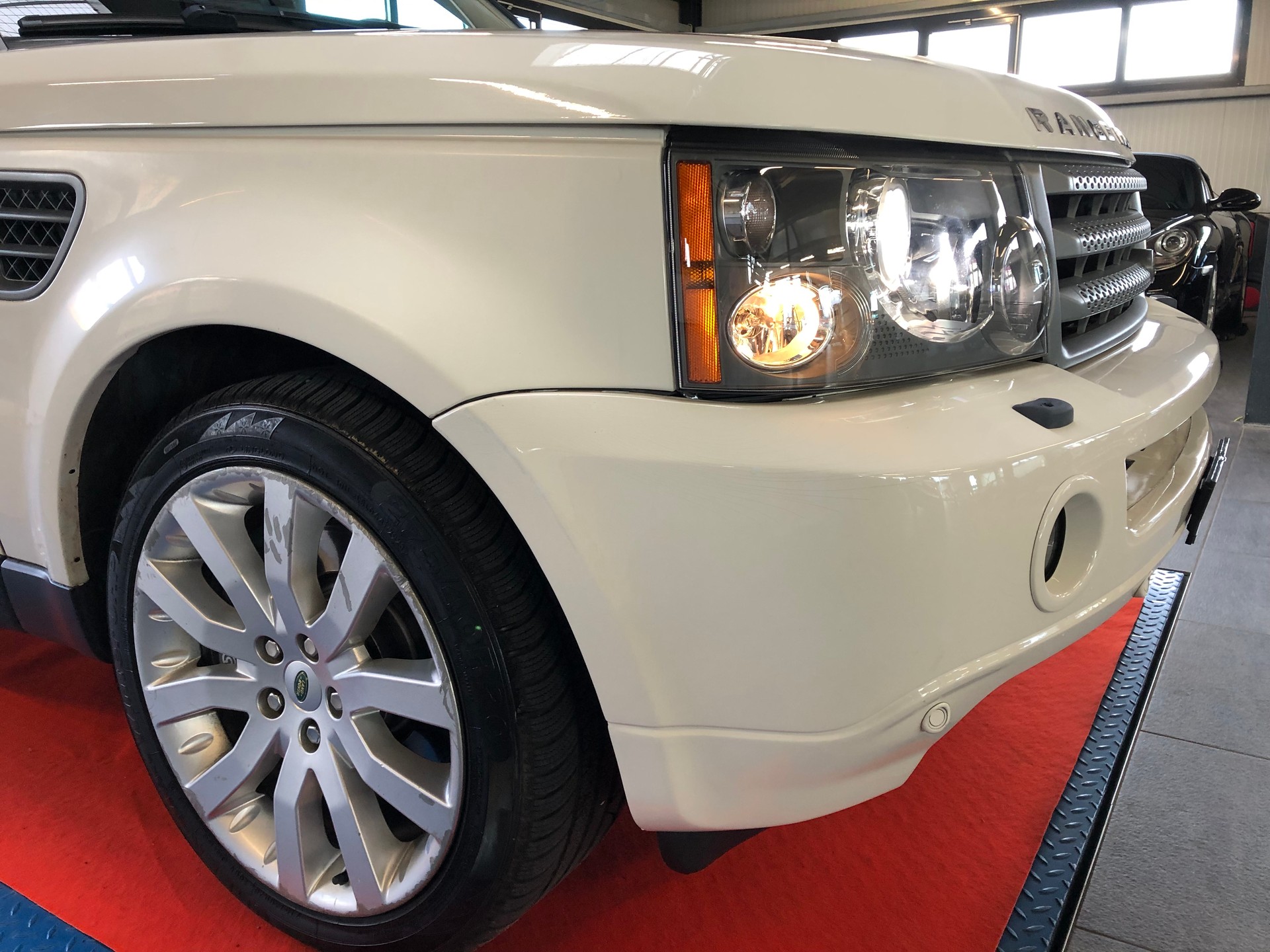 LAND ROVER Range Rover Sport 3.6 Td8 HSE Automatic-showroom-element-1