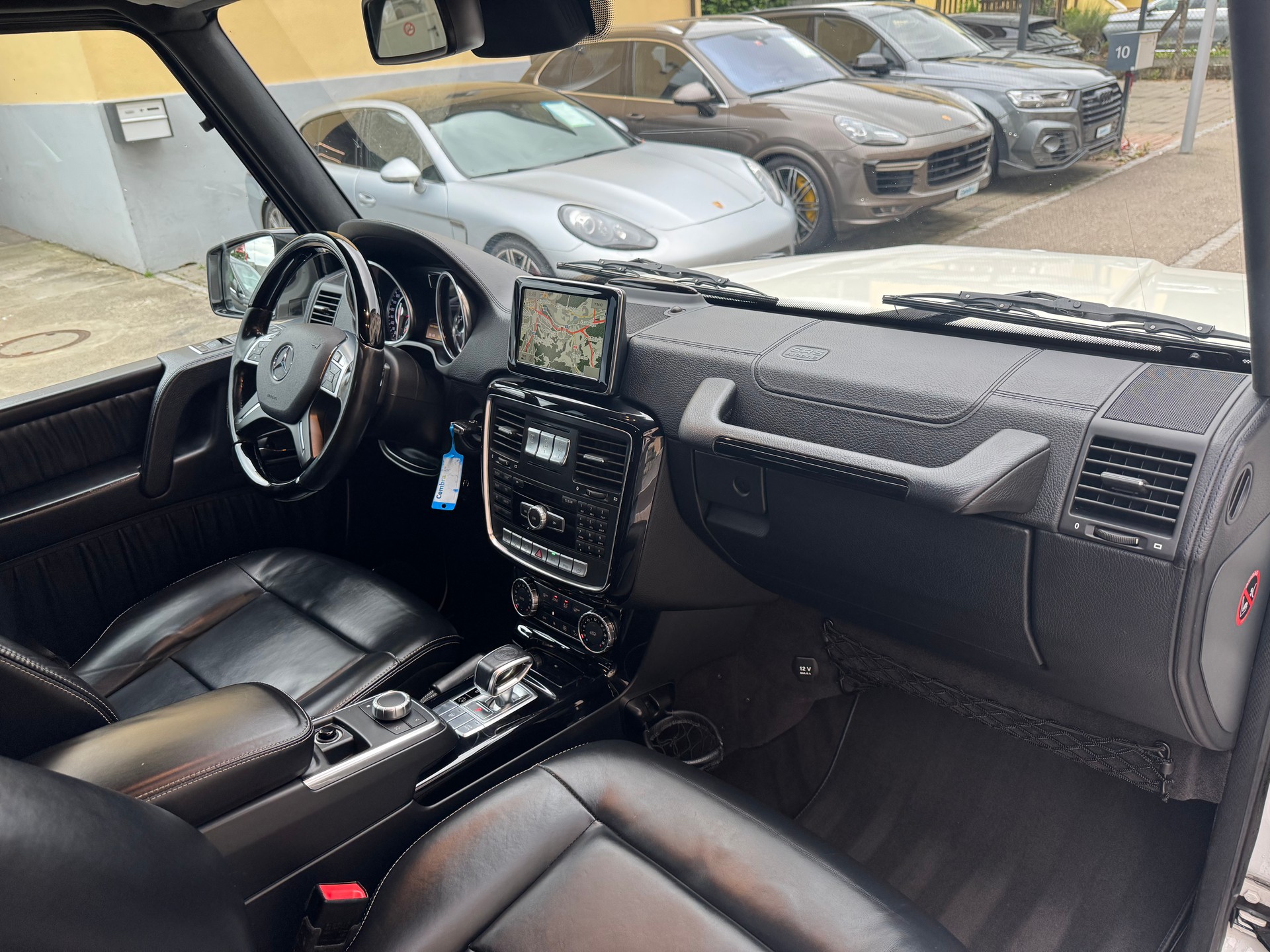 MERCEDES-BENZ G 63 AMG Automatic-image-12