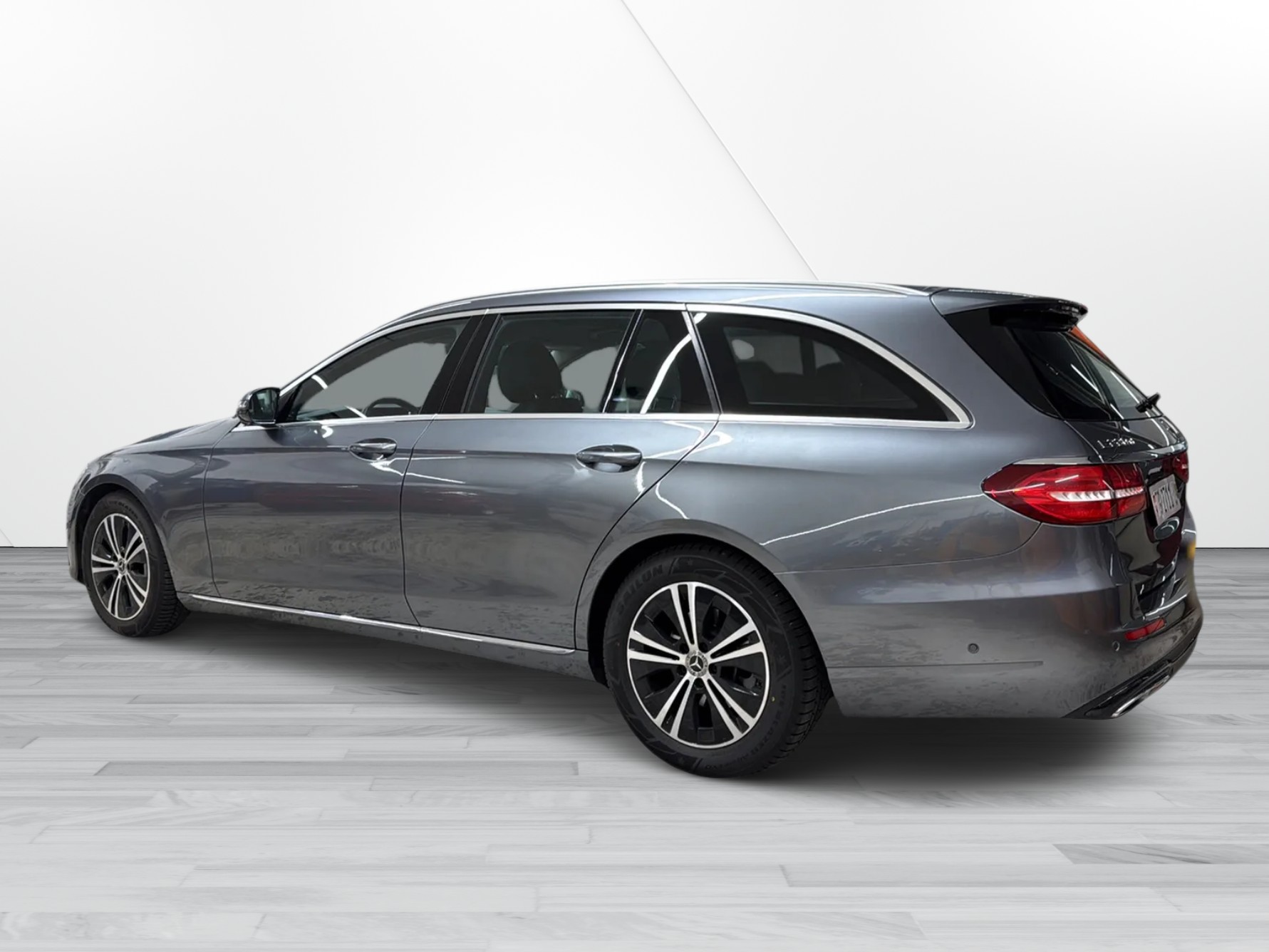 MERCEDES-BENZ E 220 d 4Matic 9G-Tronic *Ab MFK*Service*4x4*-image-3