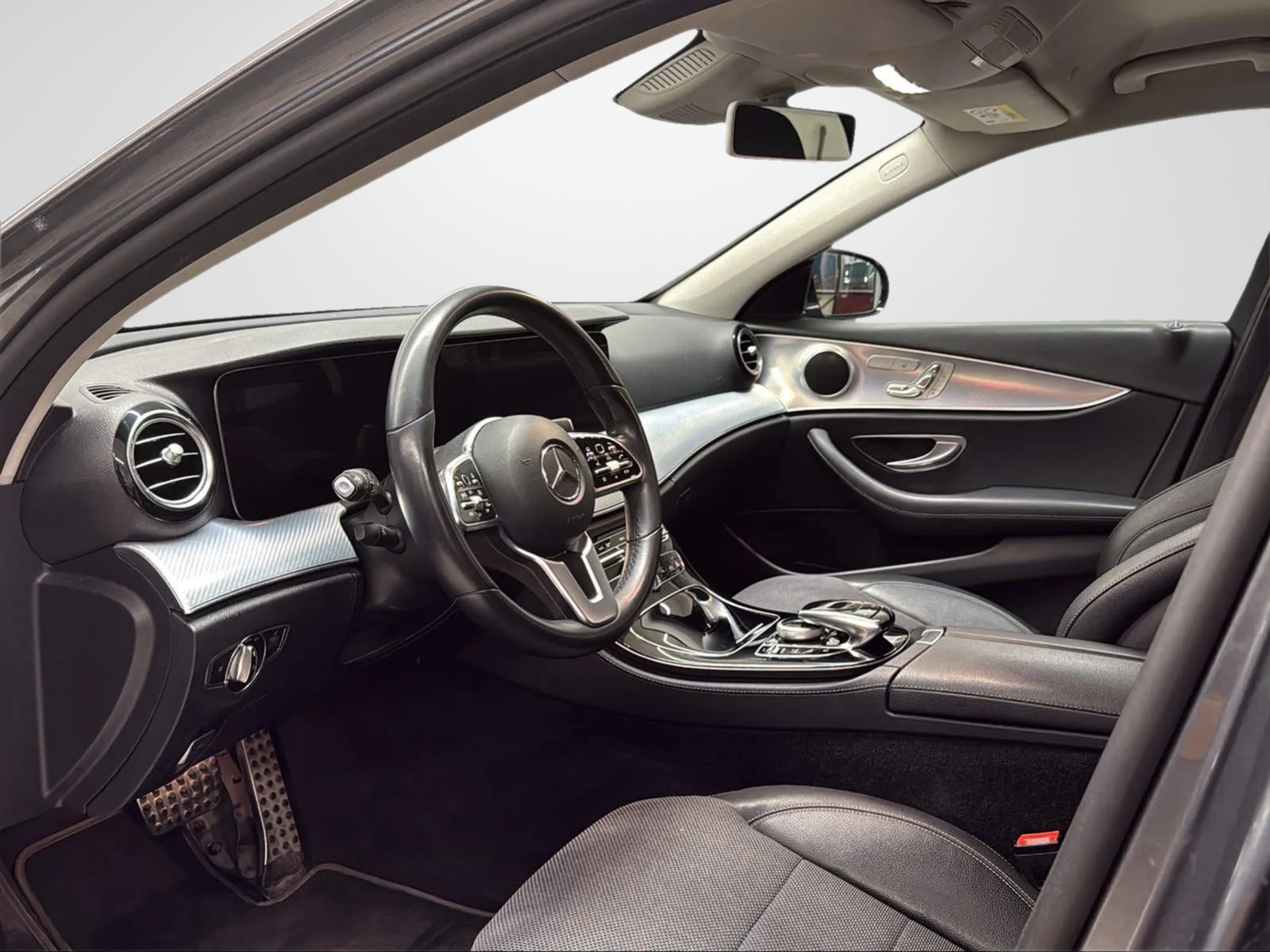 MERCEDES-BENZ E 220 d 4Matic 9G-Tronic *Ab MFK*Service*4x4*-image-8
