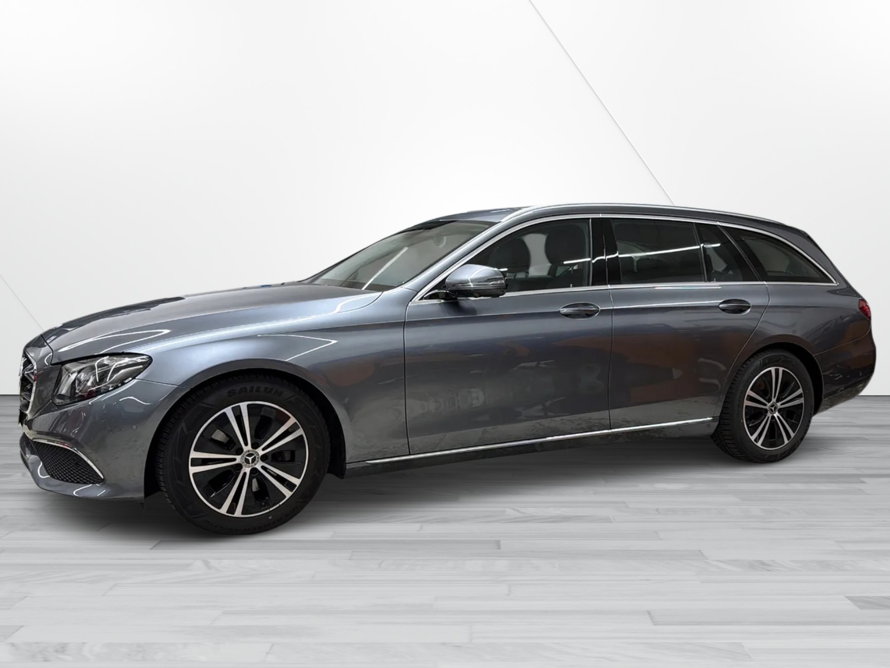 MERCEDES-BENZ E 220 d 4Matic 9G-Tronic *Ab MFK*Service*4x4*-image-1