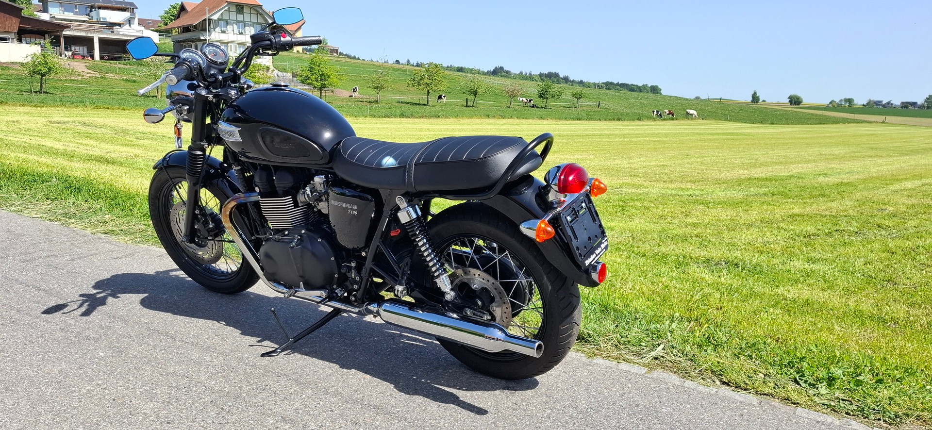 TRIUMPH Bonneville 900 i T 100-image-4