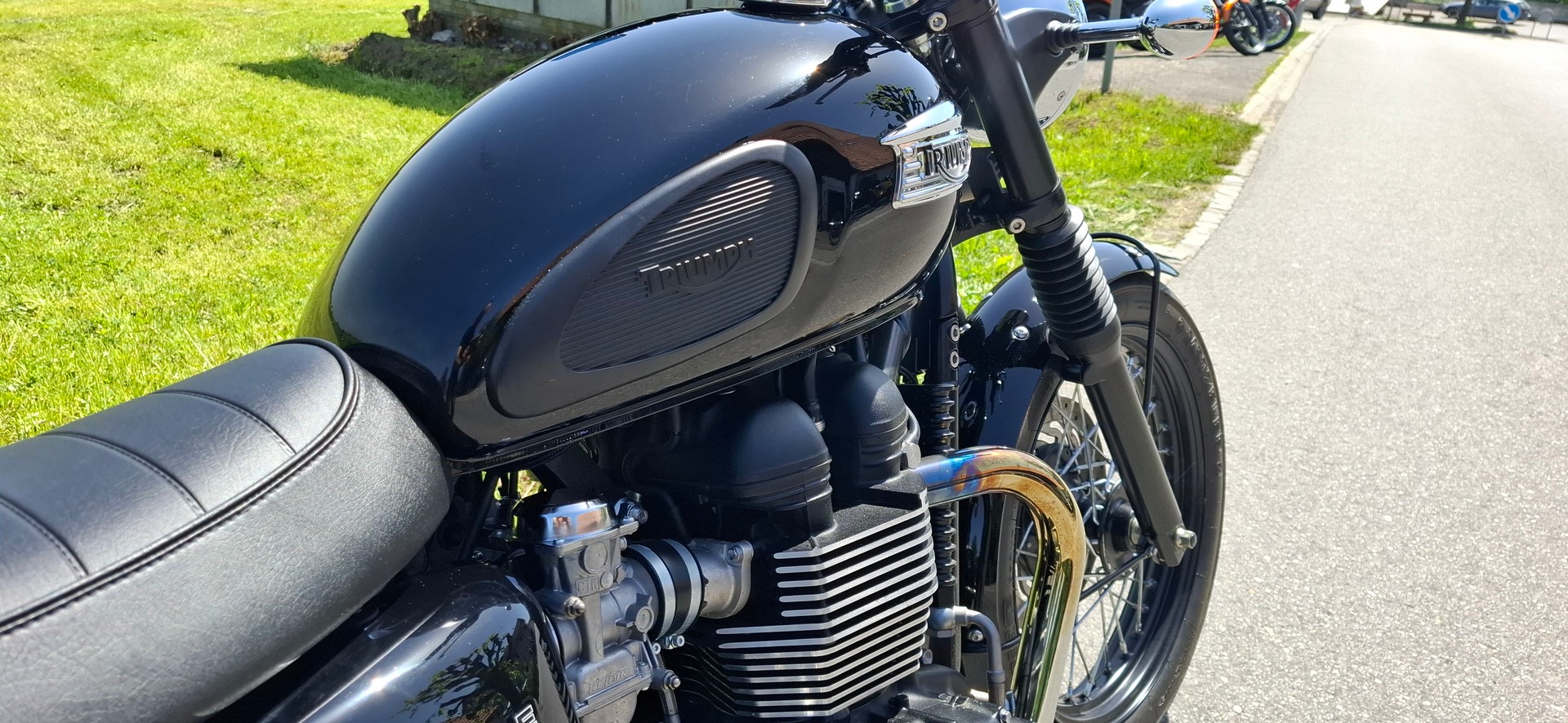 TRIUMPH Bonneville 900 i T 100-image-9