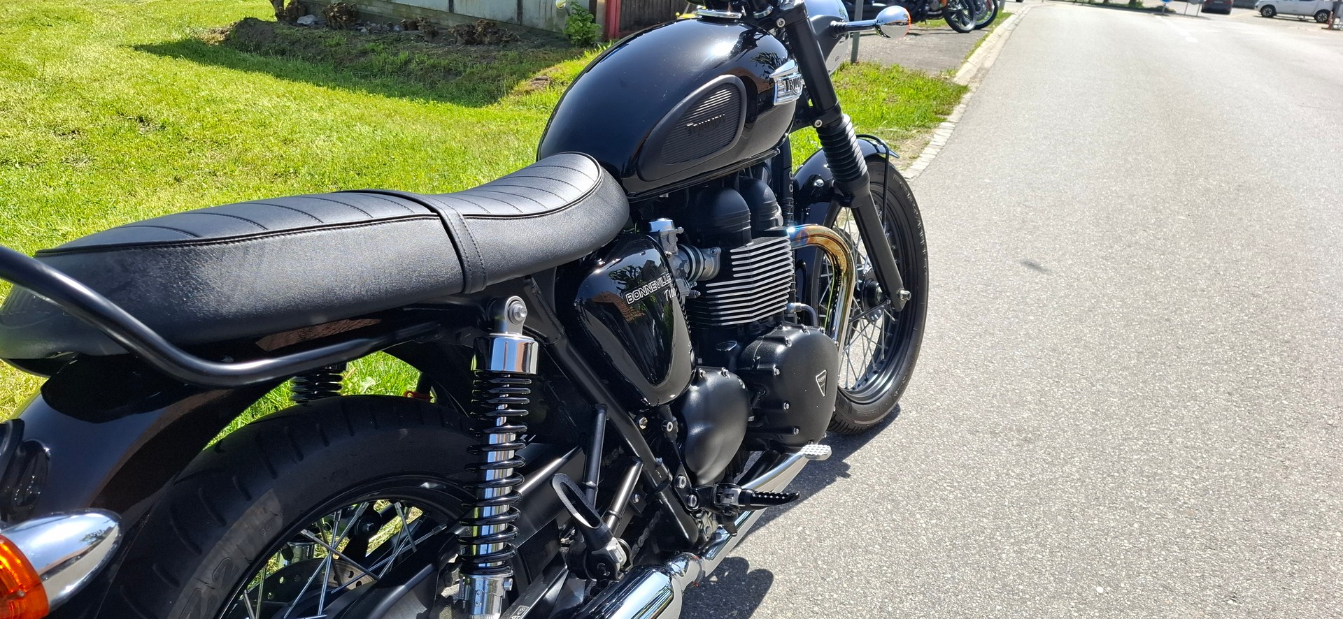 TRIUMPH Bonneville 900 i T 100-image-7