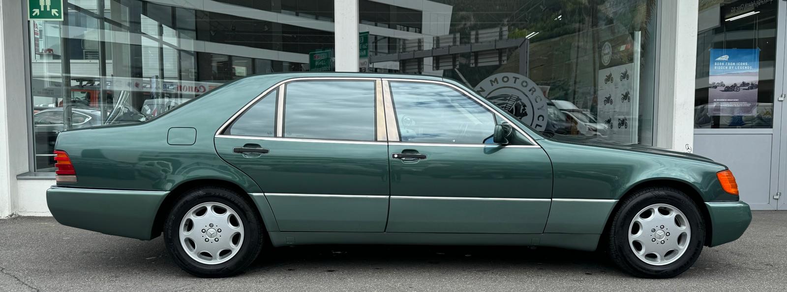 MERCEDES-BENZ 300 SEL Automatic-showroom-element-1