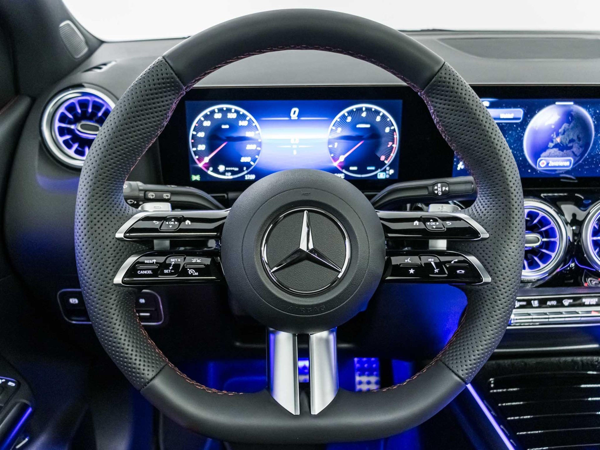 MERCEDES-BENZ B 250 4MATIC-image-10