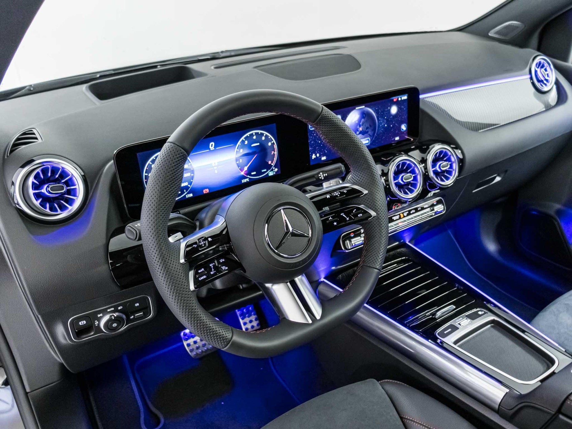 MERCEDES-BENZ B 250 4MATIC-image-9
