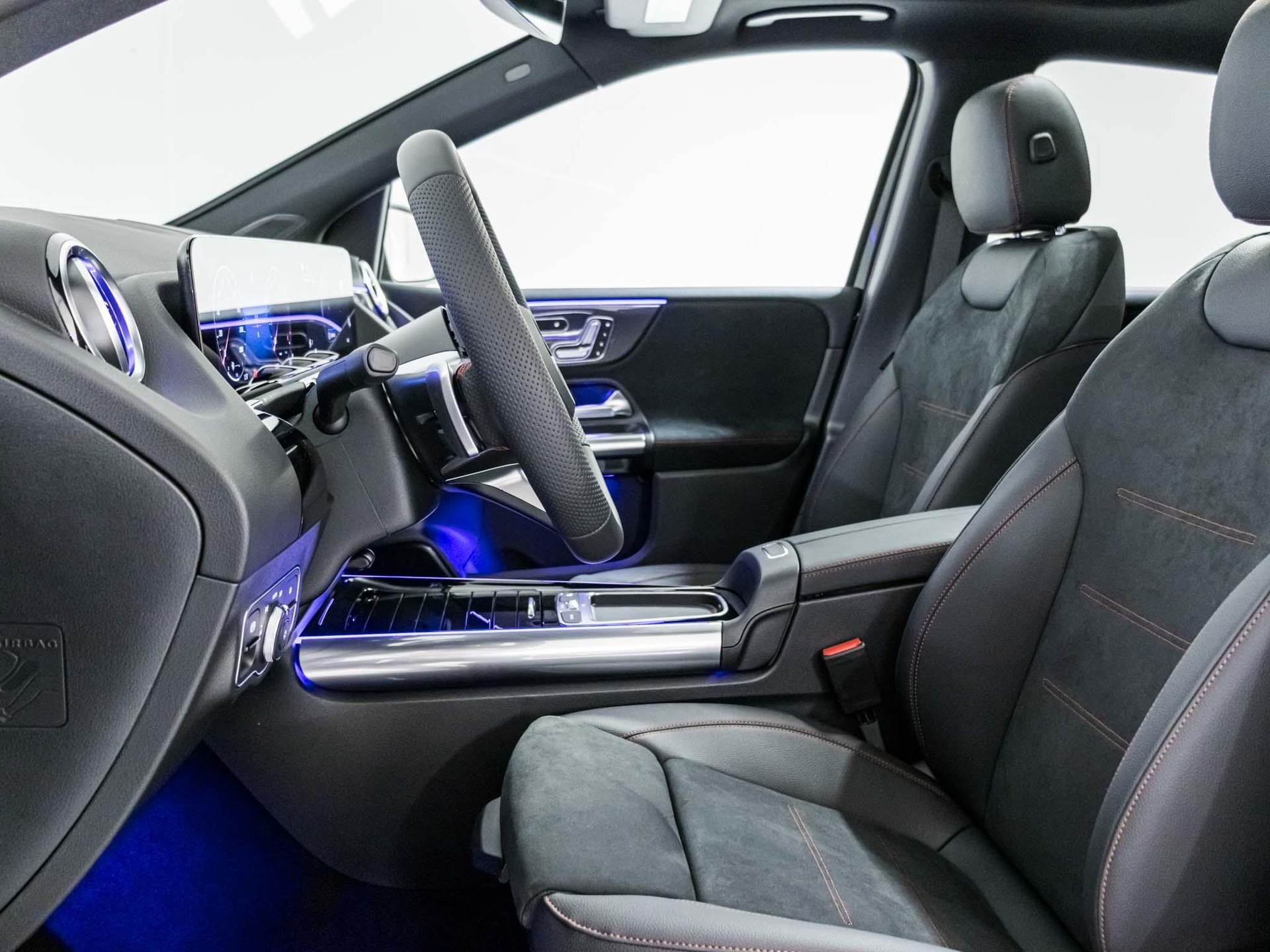 MERCEDES-BENZ B 250 4MATIC-image-6