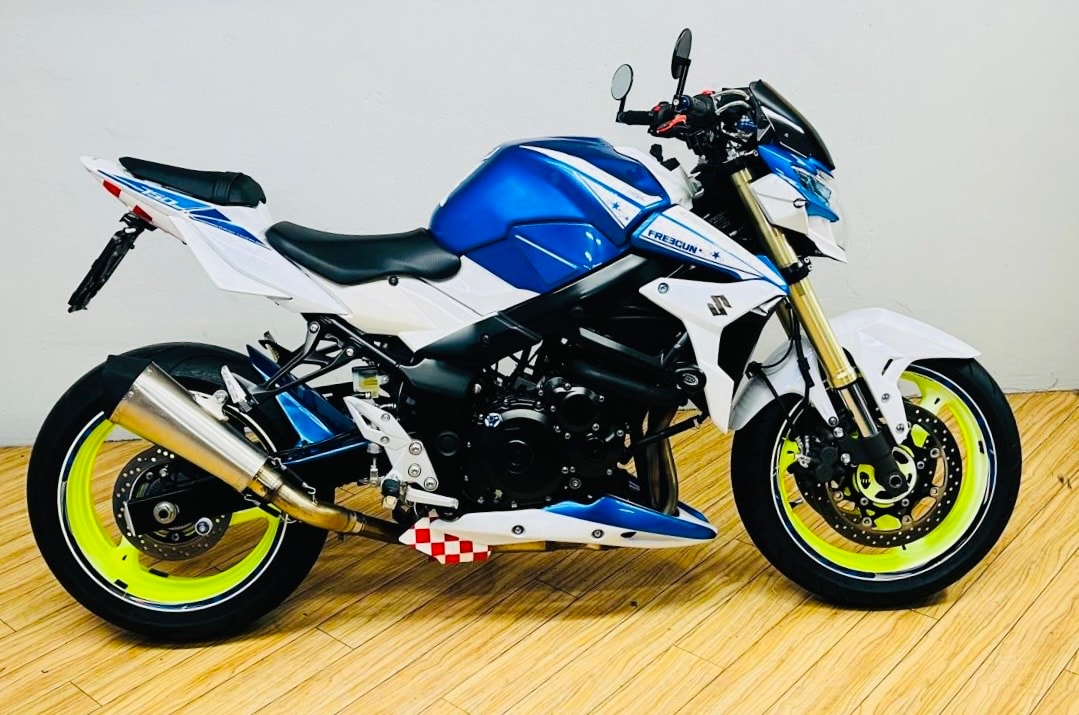 SUZUKI GSR 750 ABS-image-1