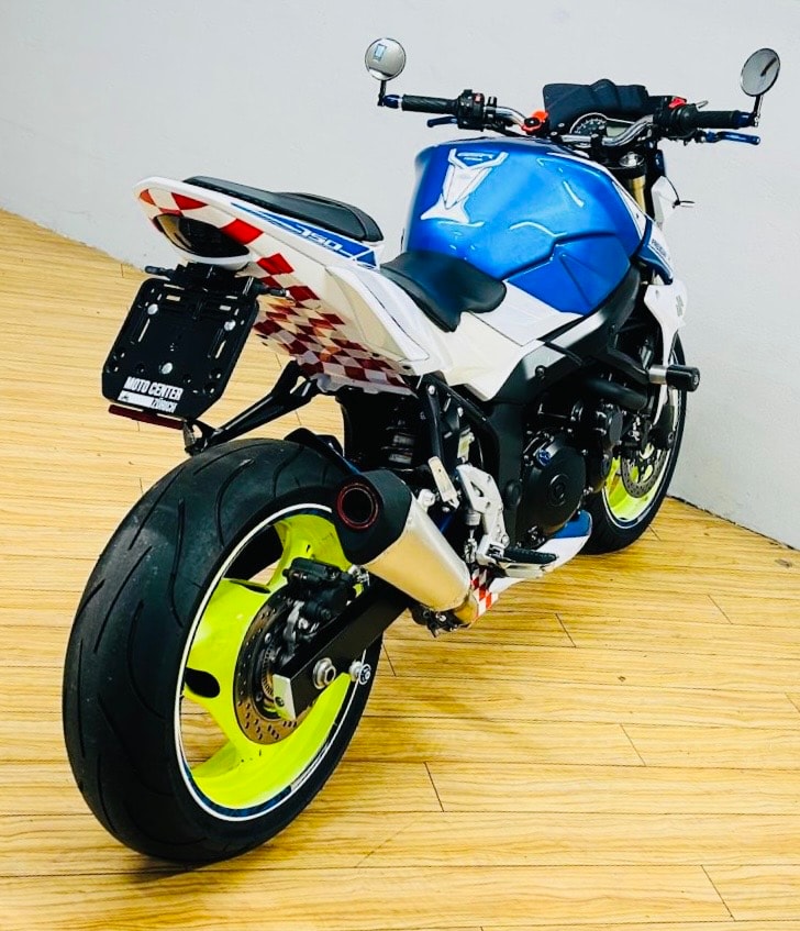 SUZUKI GSR 750 ABS-image-2
